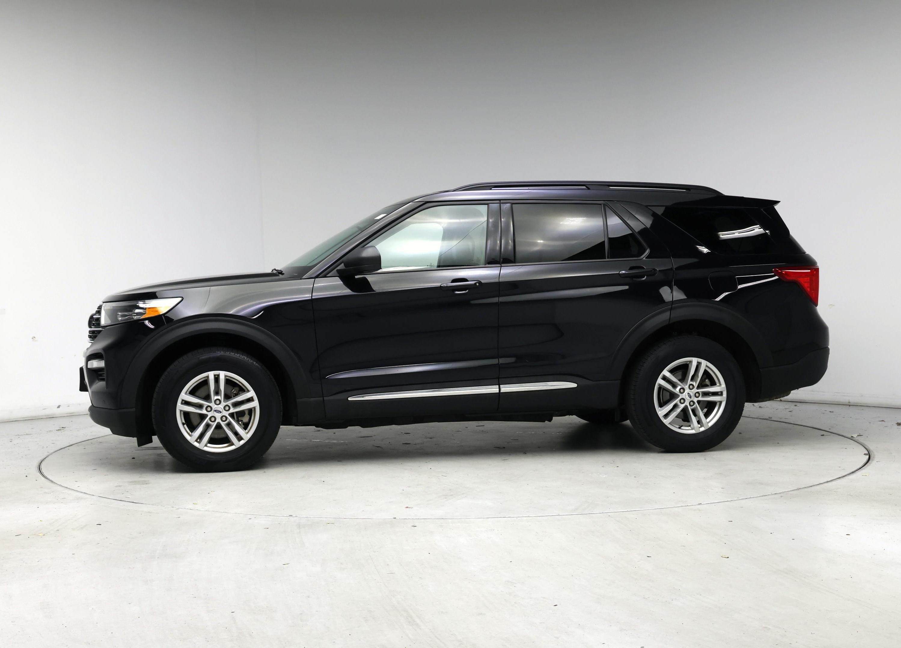 Thumbnail: 2022 Ford Explorer - 3