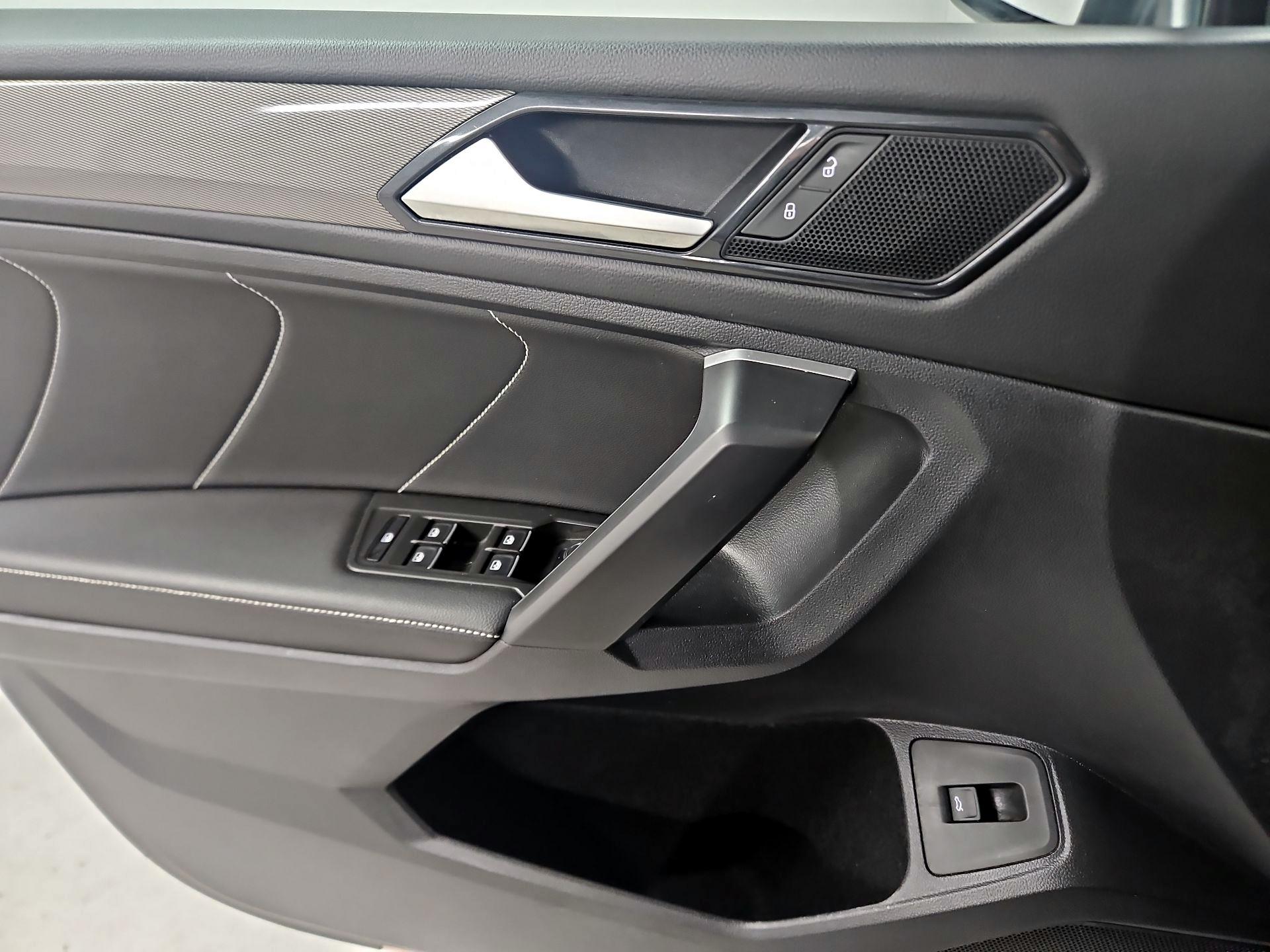 Thumbnail: 2024 Volkswagen Tiguan - 12