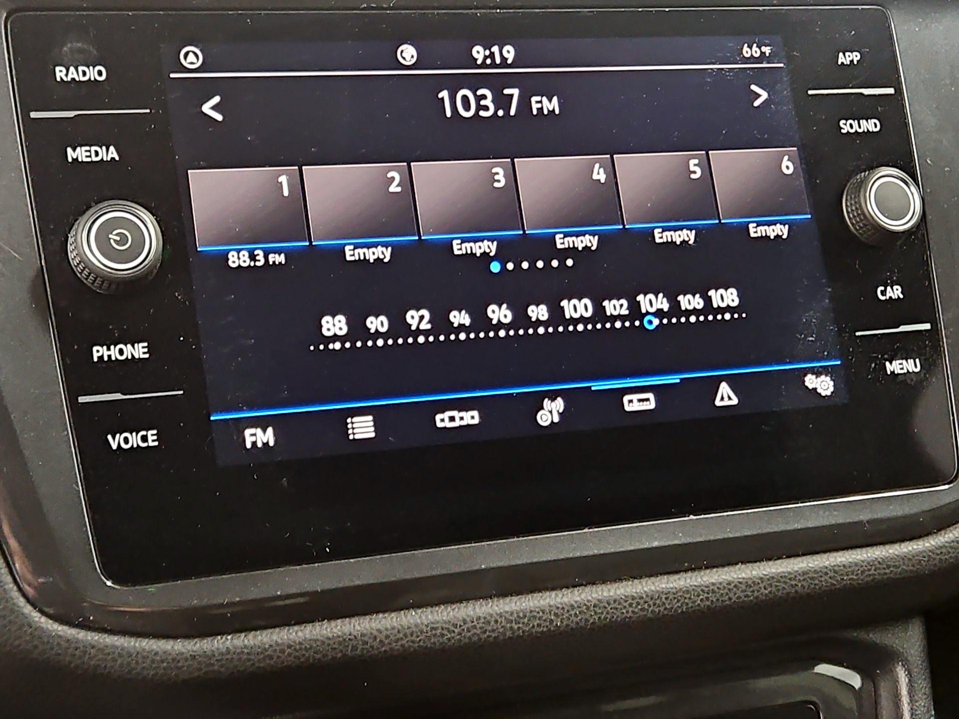 Thumbnail: 2024 Volkswagen Tiguan - 15