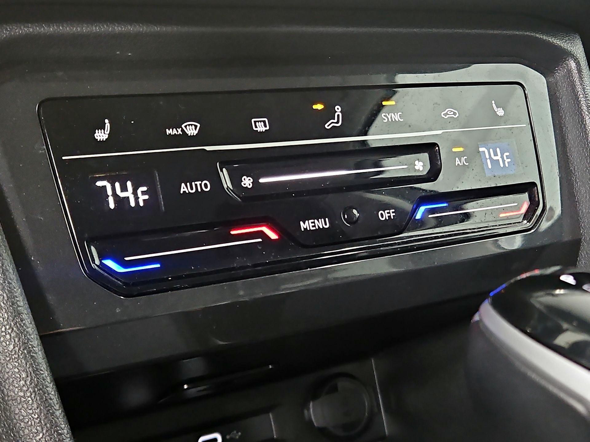 Thumbnail: 2024 Volkswagen Tiguan - 16