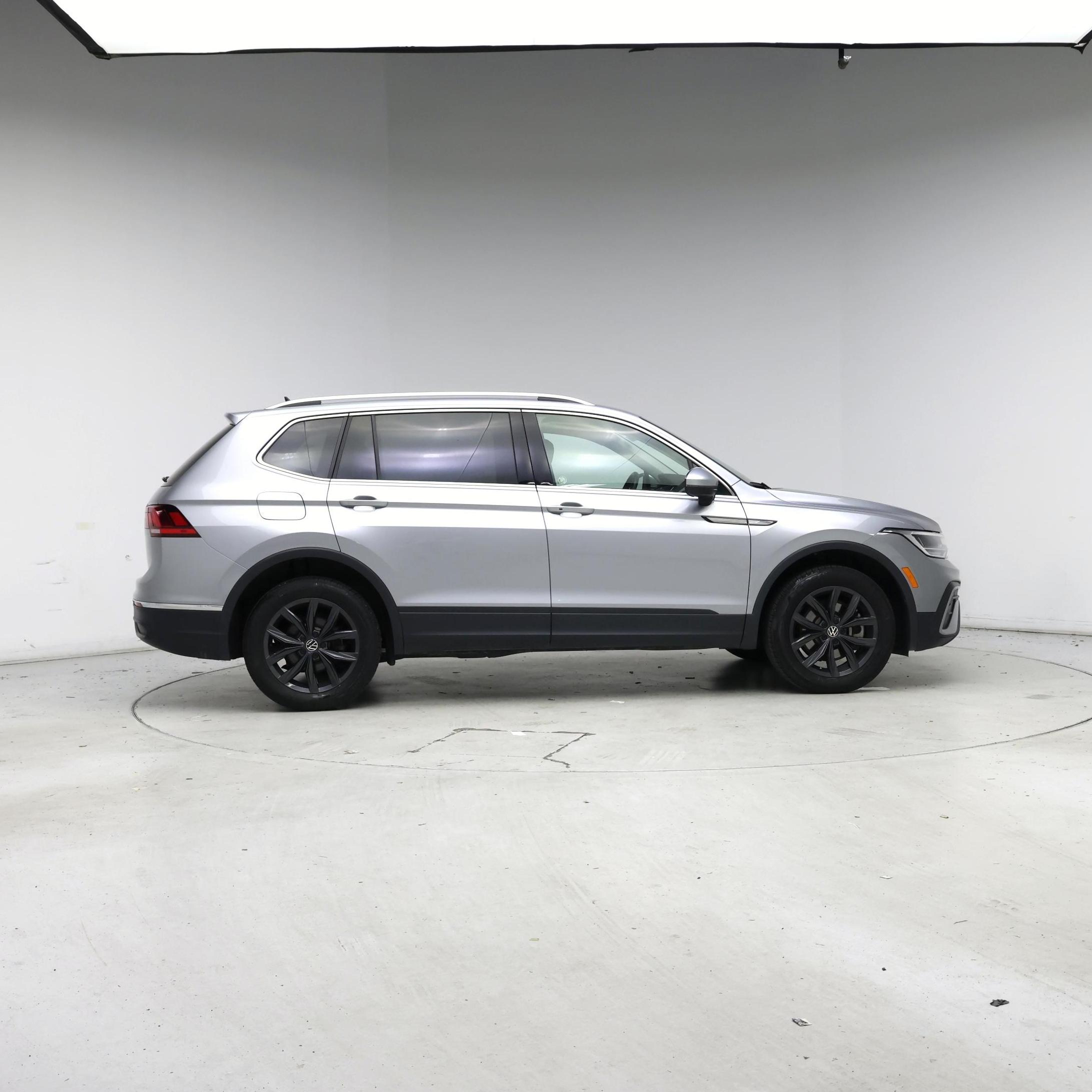 Thumbnail: 2024 Volkswagen Tiguan - 7