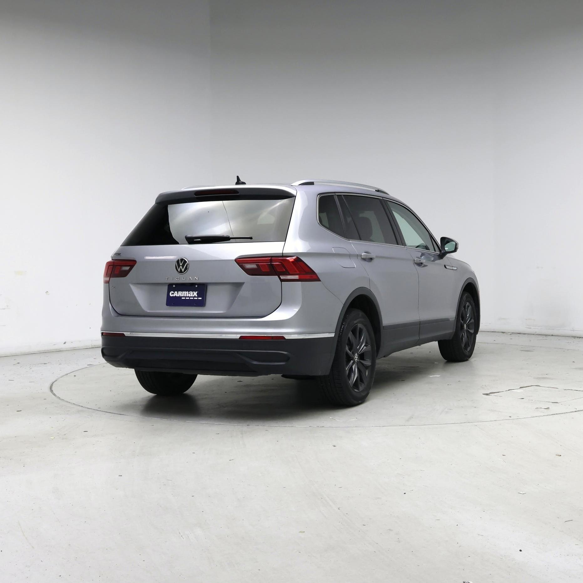 Thumbnail: 2024 Volkswagen Tiguan - 8