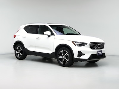 2023 Volvo XC40 B5 Plus Bright Theme