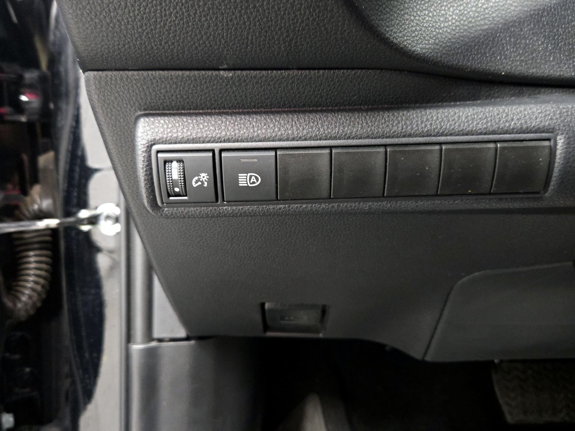 Thumbnail: 2025 Toyota Corolla - 13