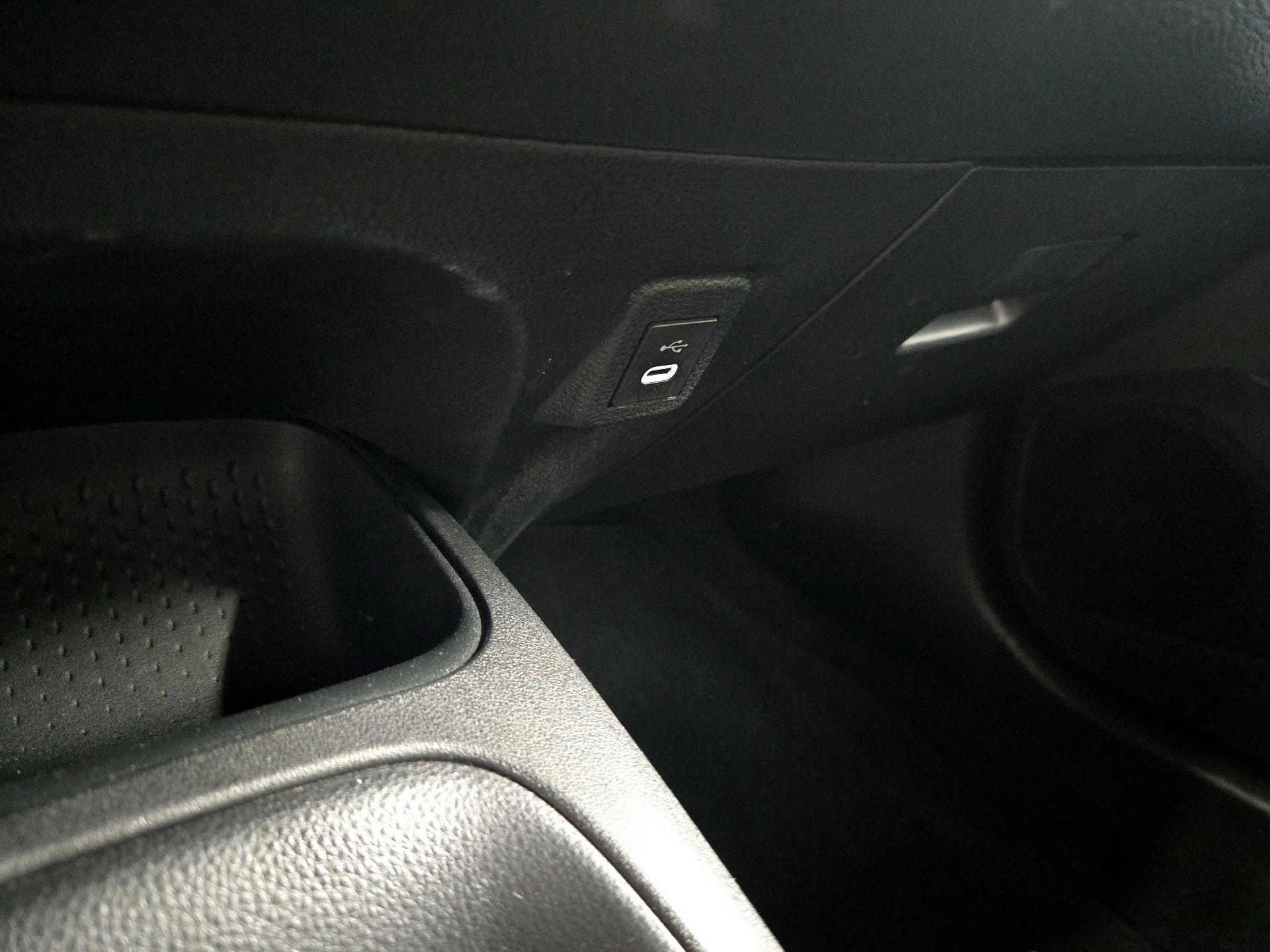 Thumbnail: 2025 Toyota Corolla - 18