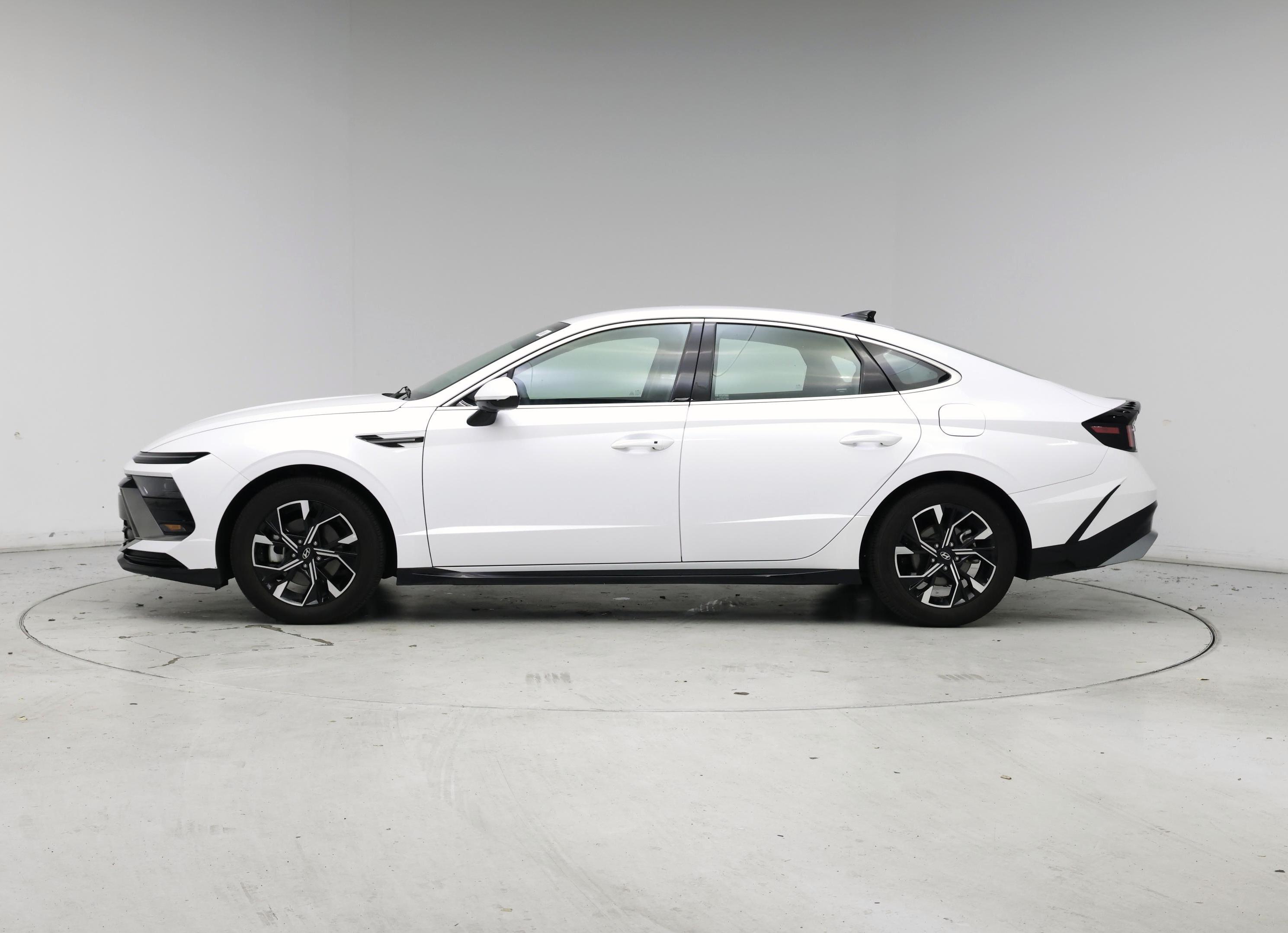 Thumbnail: 2025 Hyundai Sonata - 3