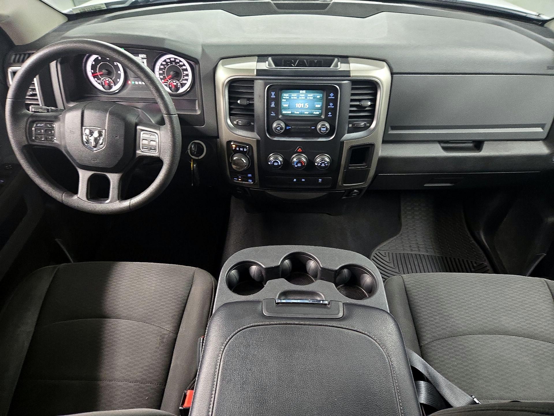 Thumbnail: 2020 RAM 1500 Classic - 9