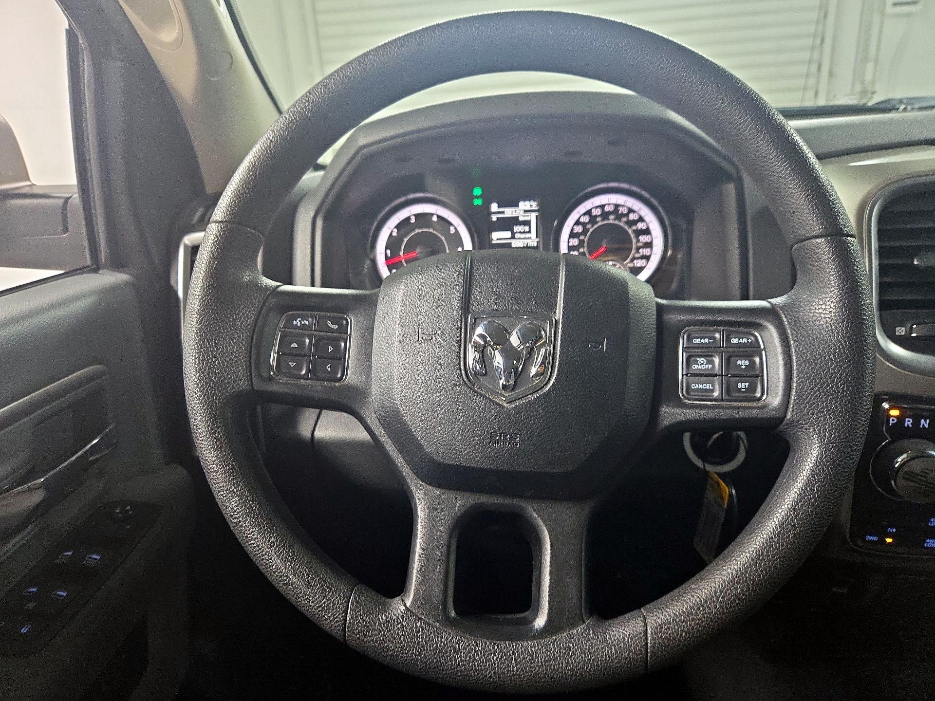 Thumbnail: 2020 RAM 1500 Classic - 10