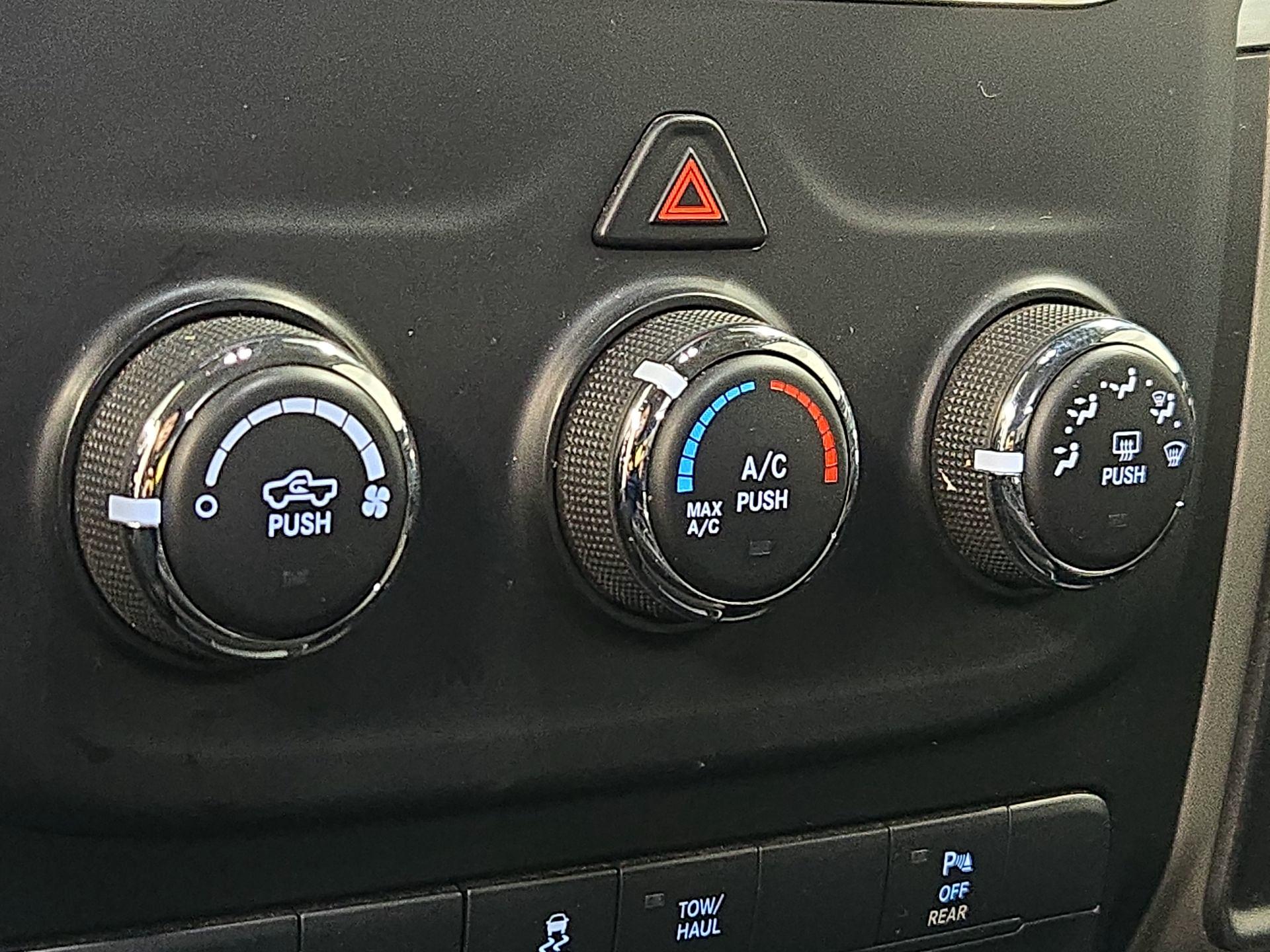 Thumbnail: 2020 RAM 1500 Classic - 16