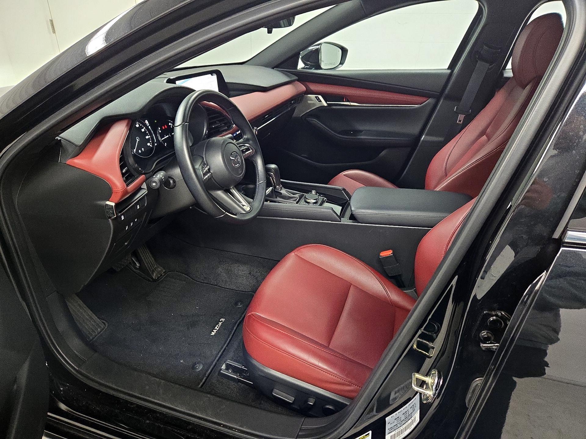 Thumbnail: 2022 Mazda Mazda3 - 11