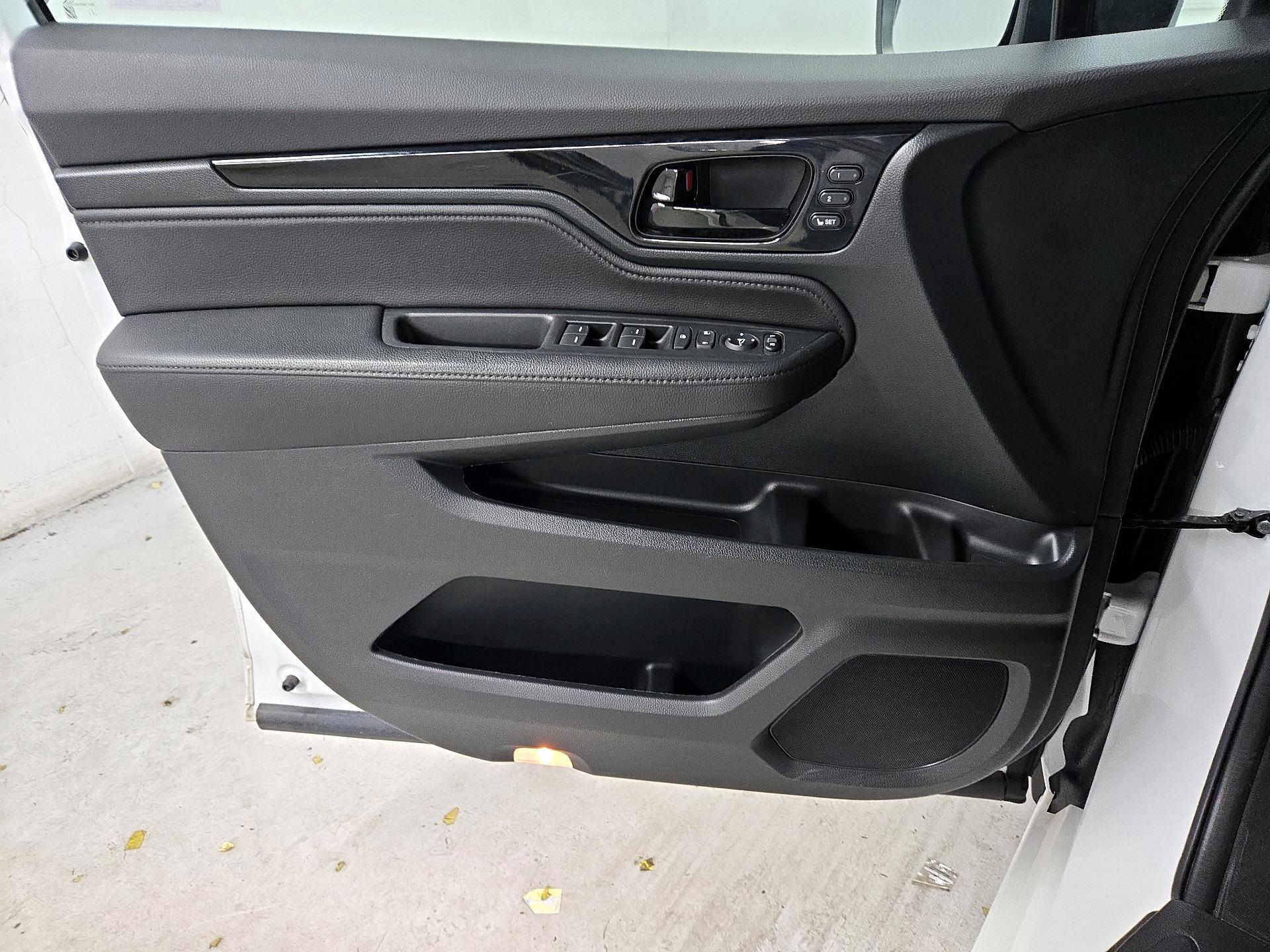 Thumbnail: 2023 Honda Odyssey - 12