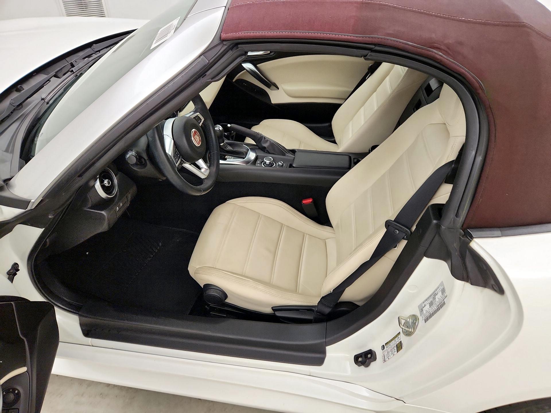 Thumbnail: 2018 Fiat 124 Spider - 11