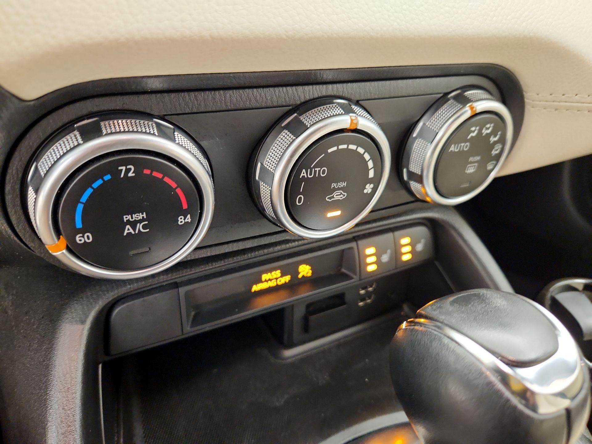 Thumbnail: 2018 Fiat 124 Spider - 16