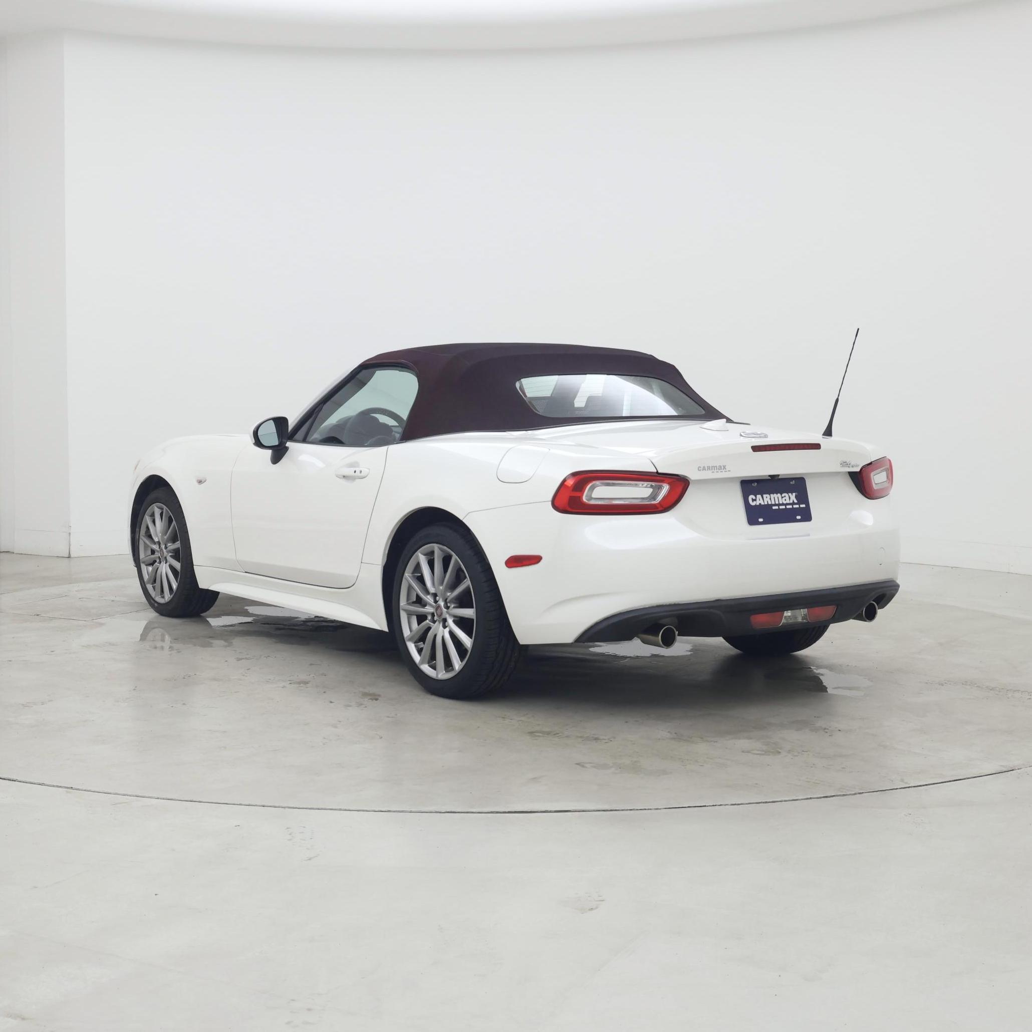 Thumbnail: 2018 Fiat 124 Spider - 2