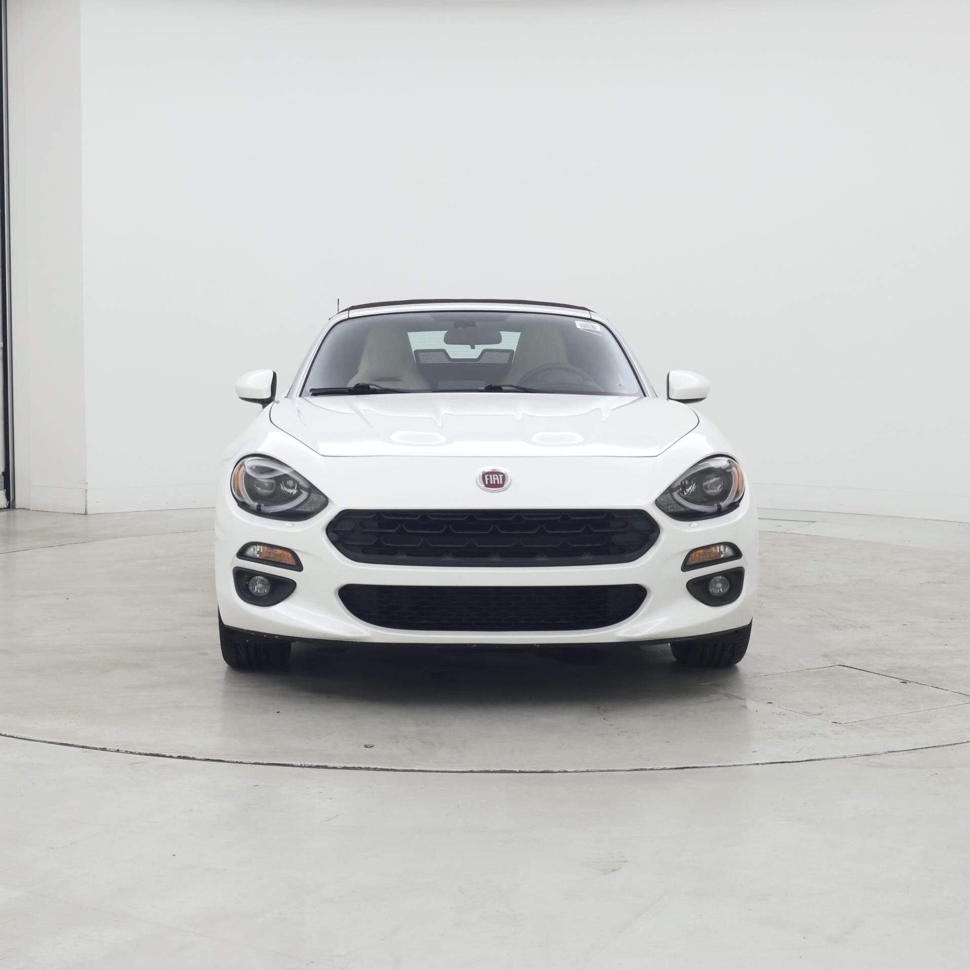 Thumbnail: 2018 Fiat 124 Spider - 5