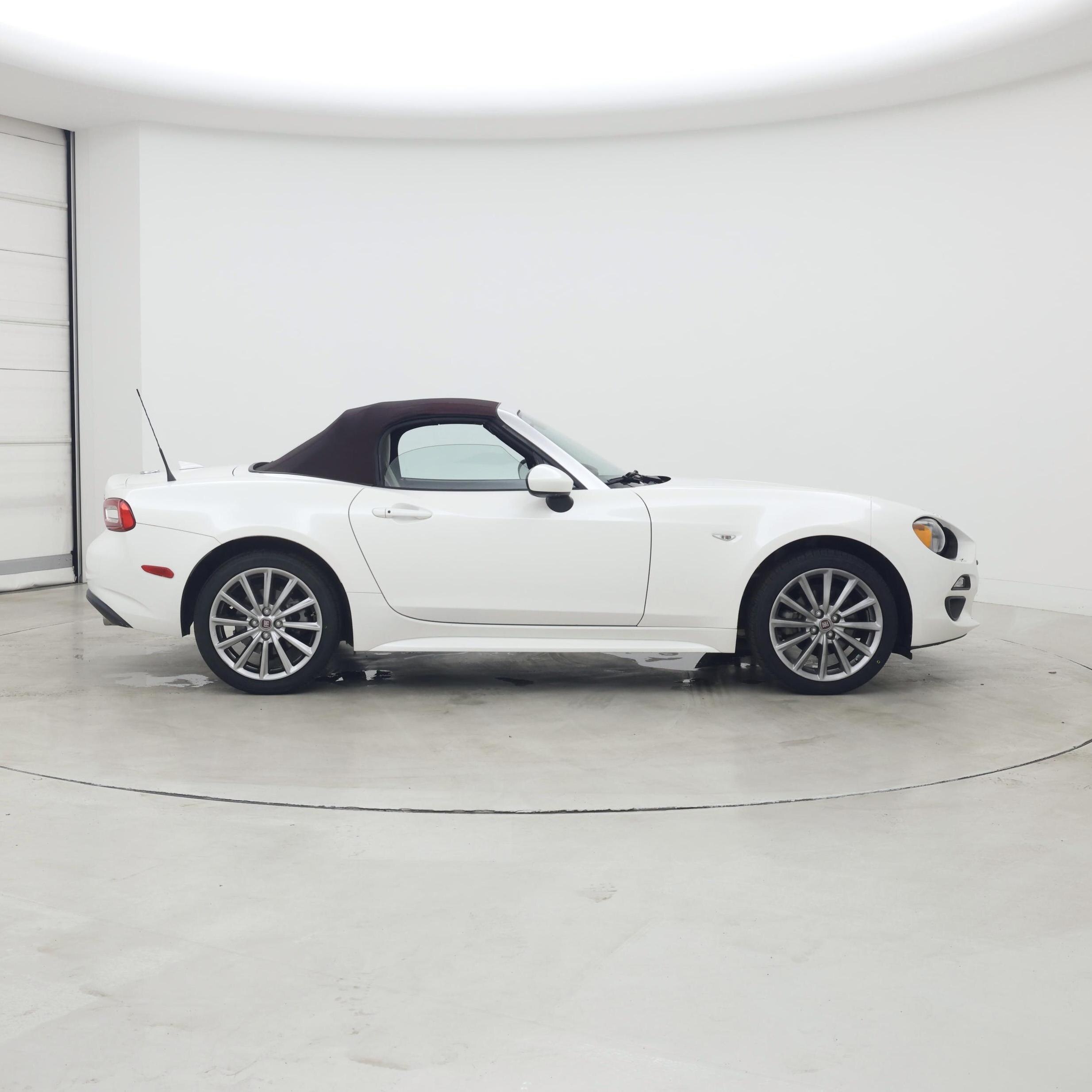 Thumbnail: 2018 Fiat 124 Spider - 7