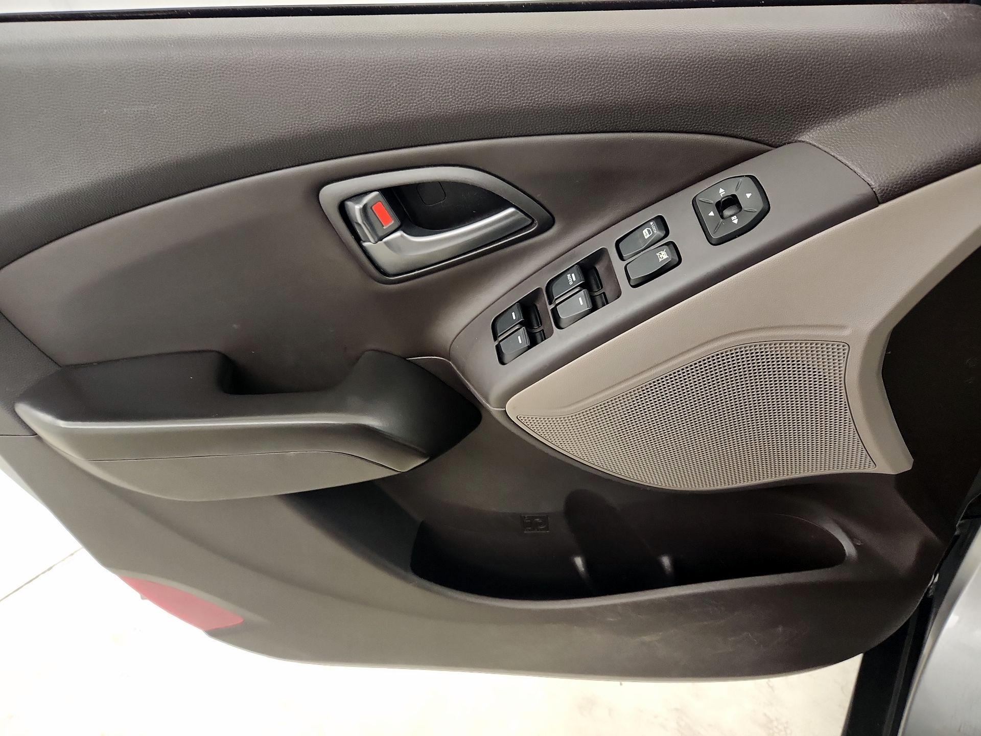 Thumbnail: 2014 Hyundai Tucson - 12