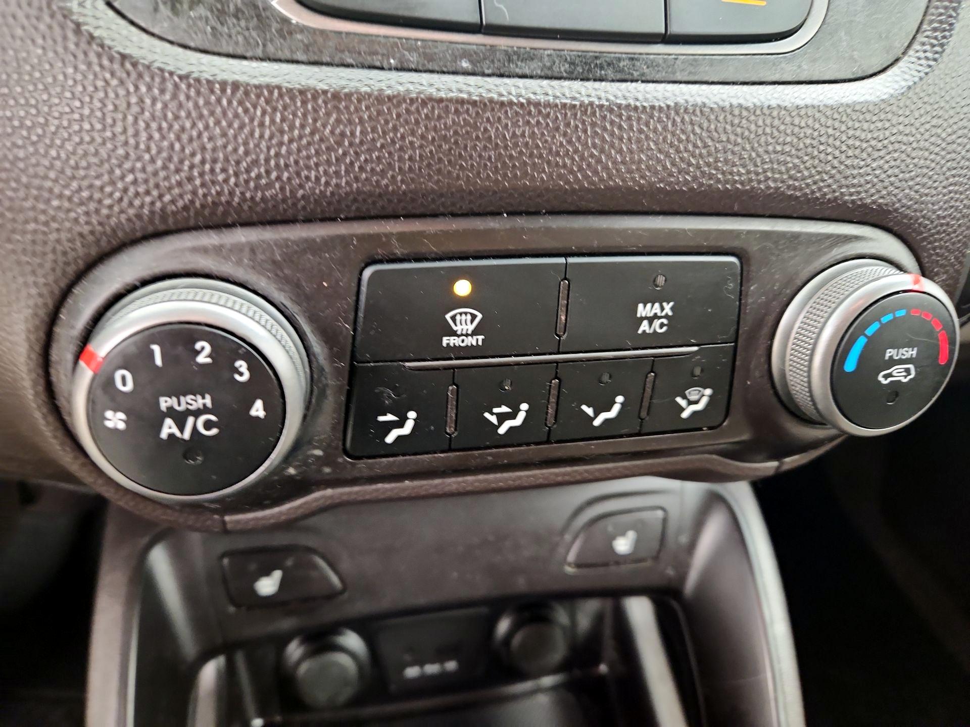 Thumbnail: 2014 Hyundai Tucson - 16