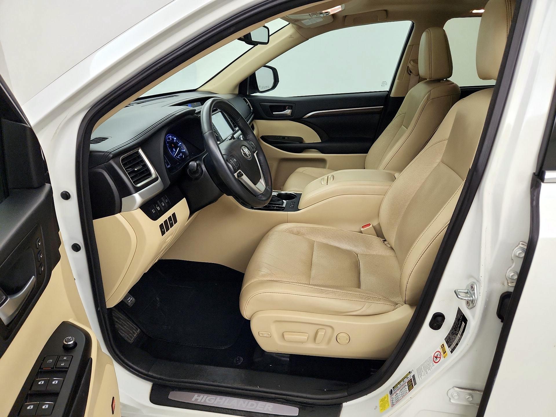 Thumbnail: 2016 Toyota Highlander - 11