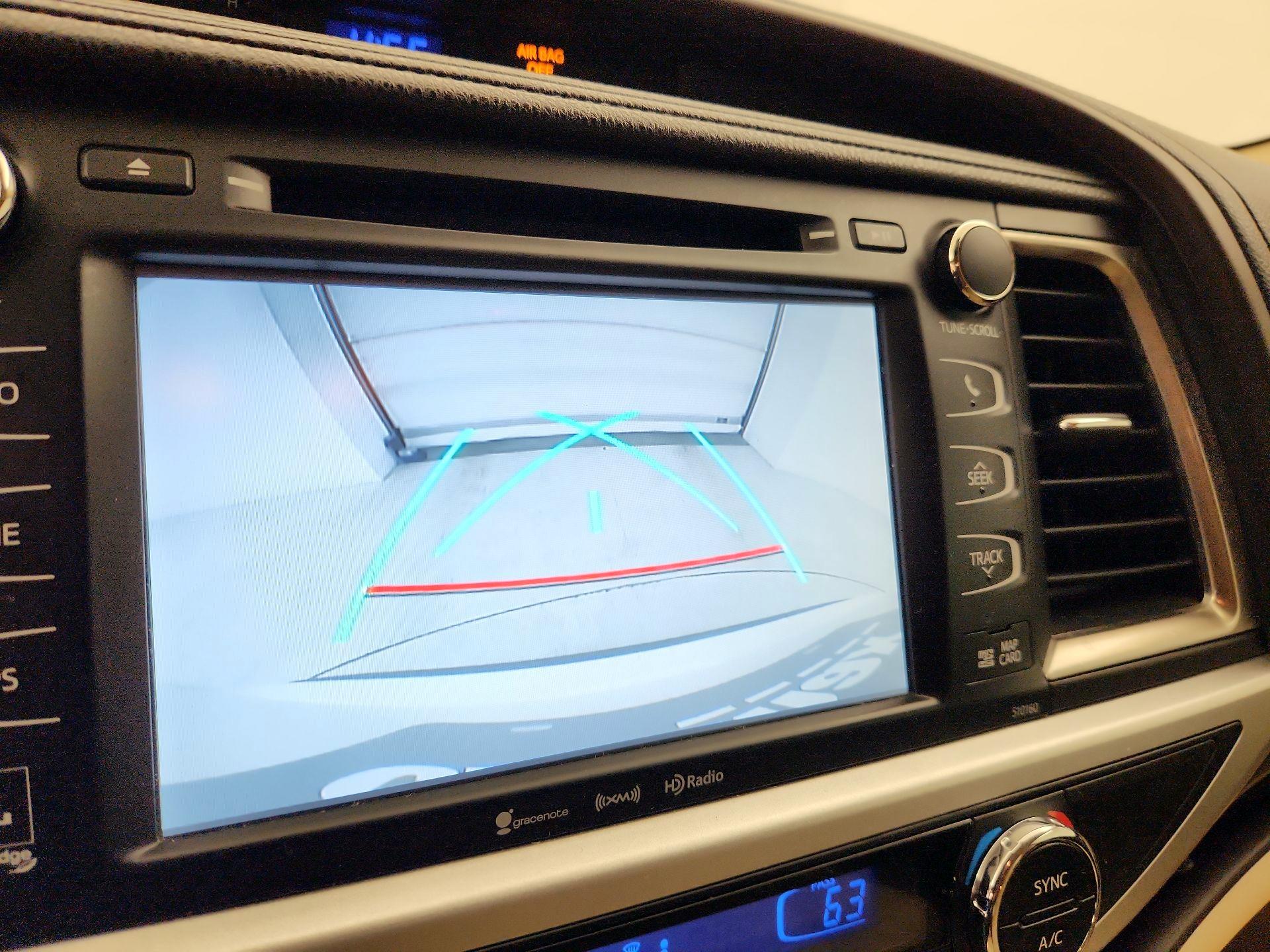 Thumbnail: 2016 Toyota Highlander - 14