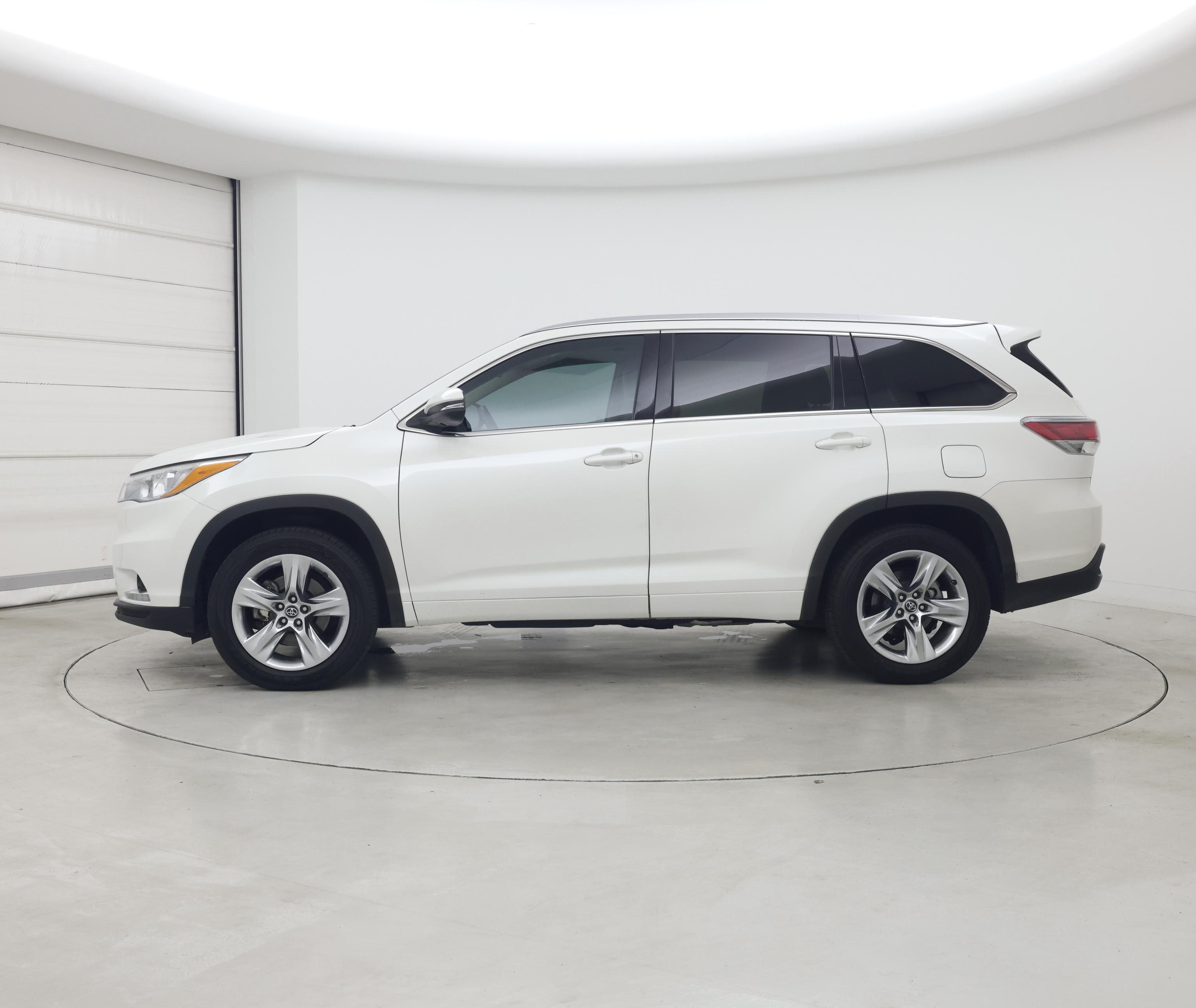Thumbnail: 2016 Toyota Highlander - 3