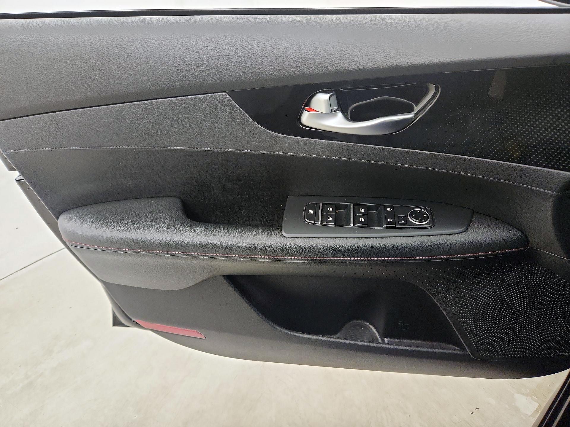 Thumbnail: 2021 Kia Forte - 12