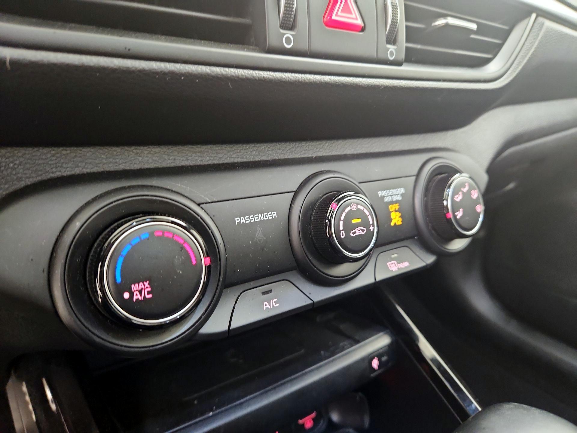 Thumbnail: 2021 Kia Forte - 16