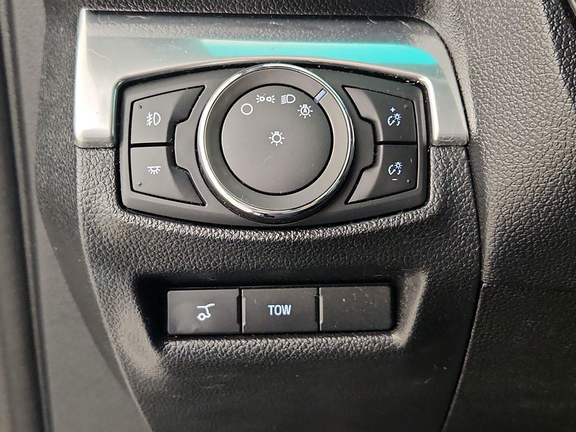 Thumbnail: 2017 Ford Explorer - 13