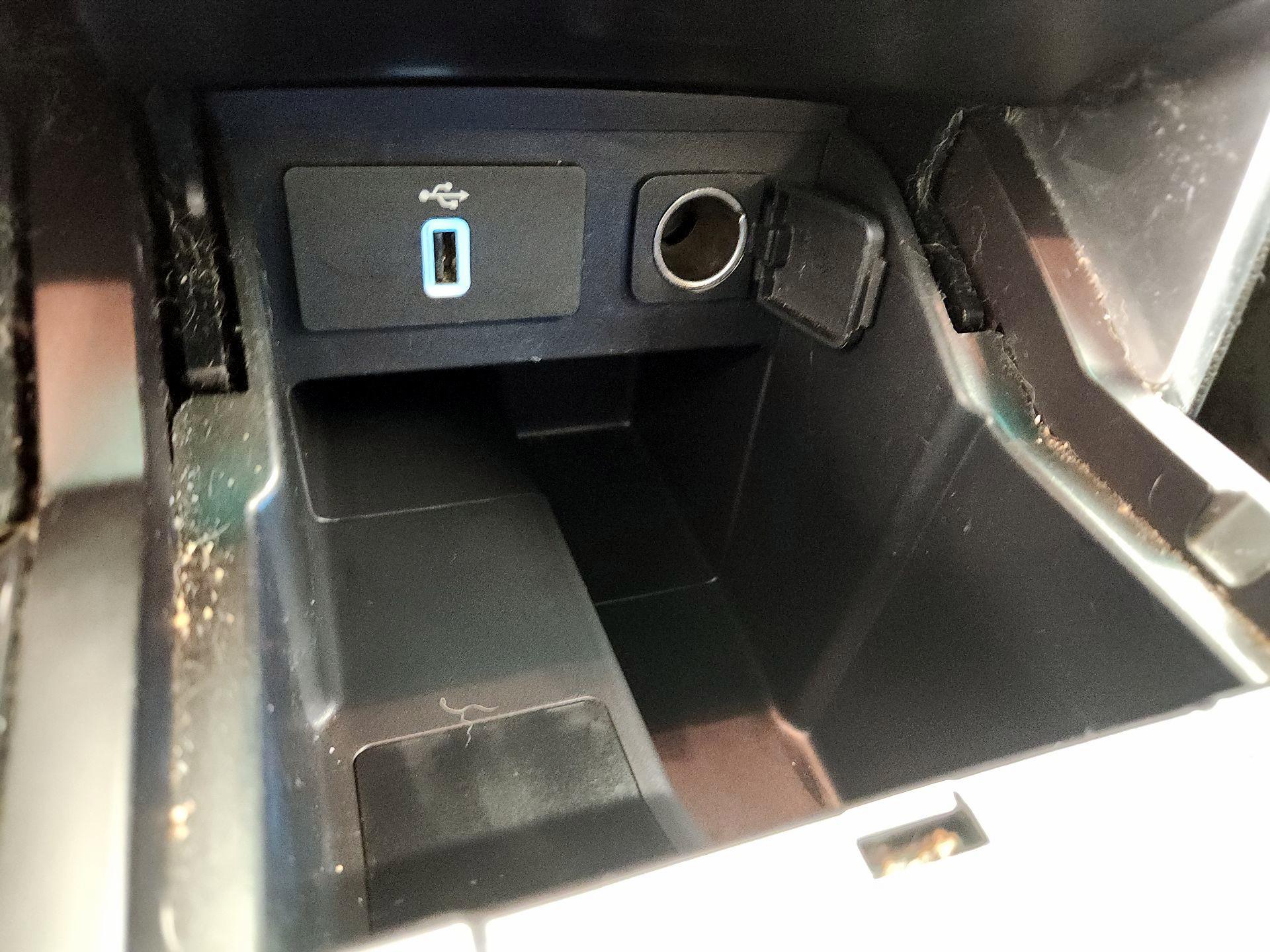 Thumbnail: 2017 Ford Explorer - 19