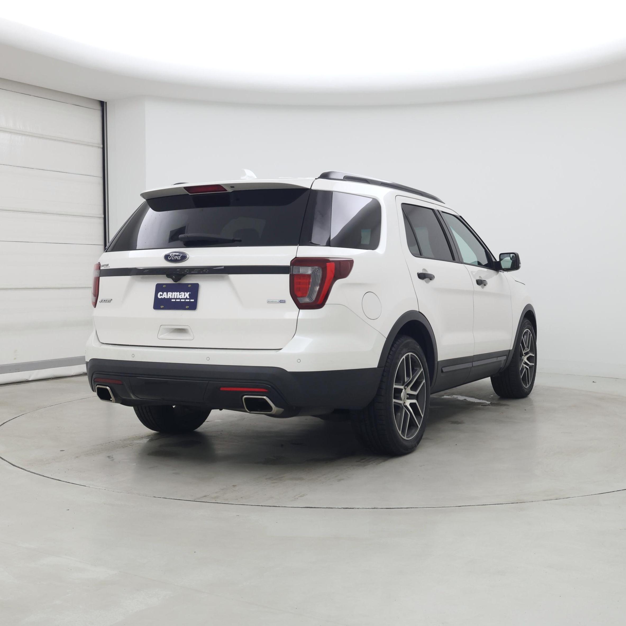 Thumbnail: 2017 Ford Explorer - 8