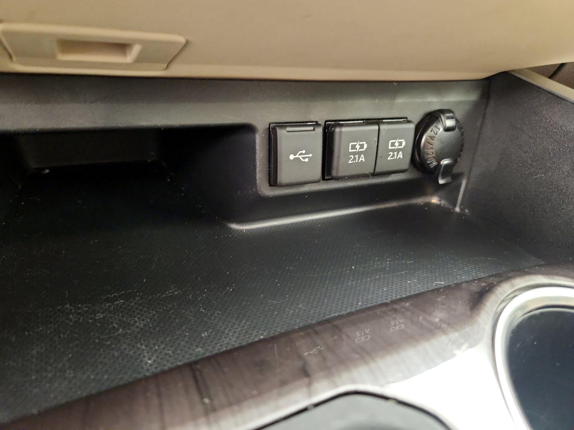 Thumbnail: 2020 Toyota Highlander - 19