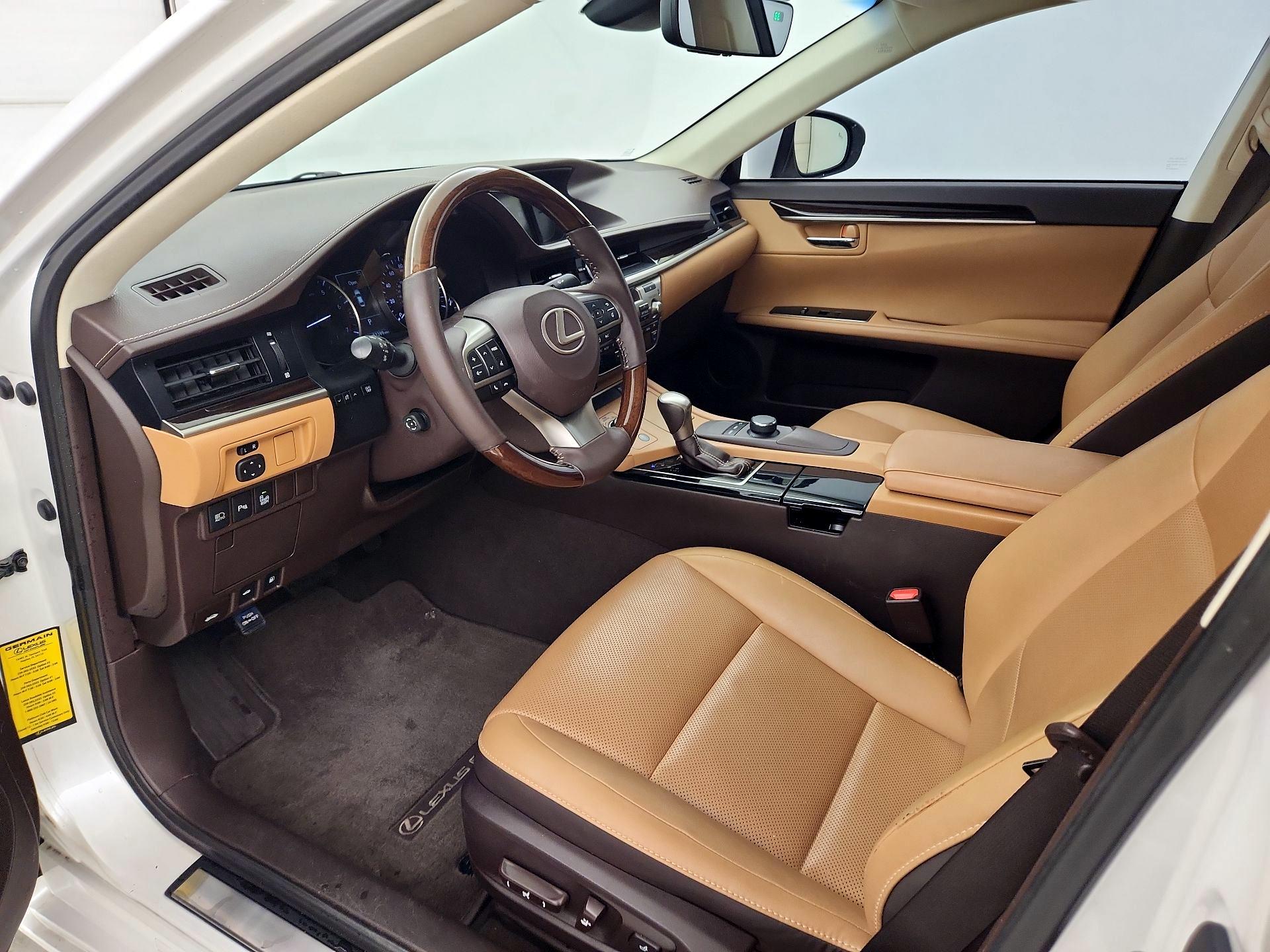 Thumbnail: 2017 Lexus ES - 11