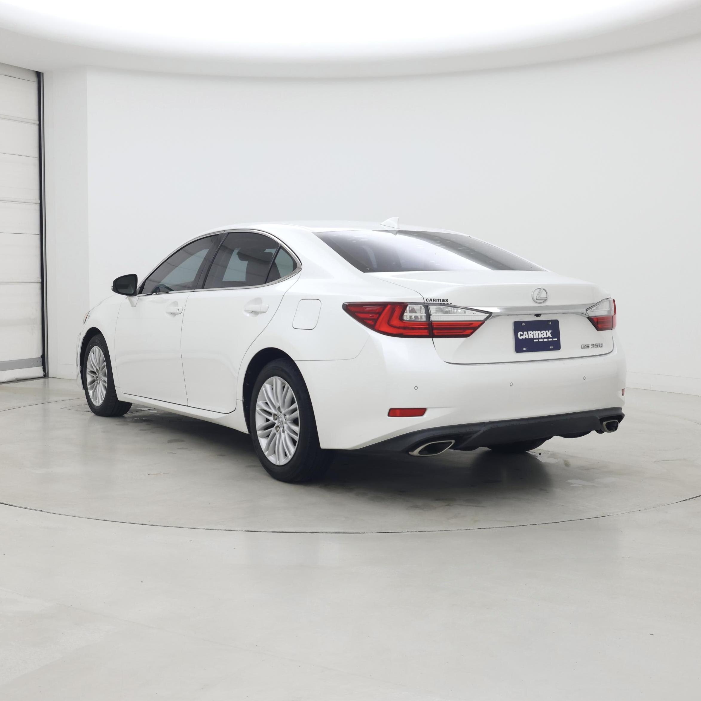 Thumbnail: 2017 Lexus ES - 2