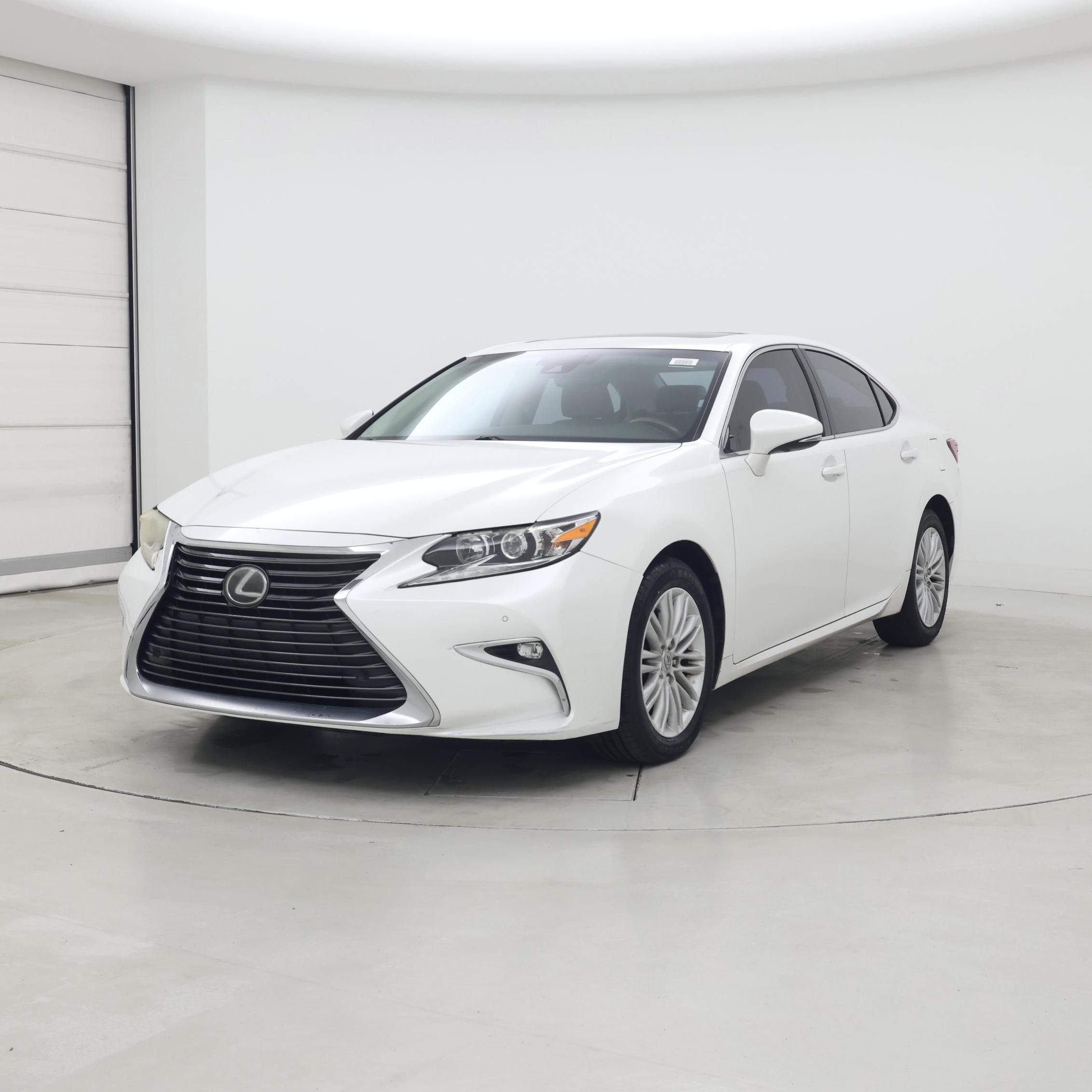 Thumbnail: 2017 Lexus ES - 4