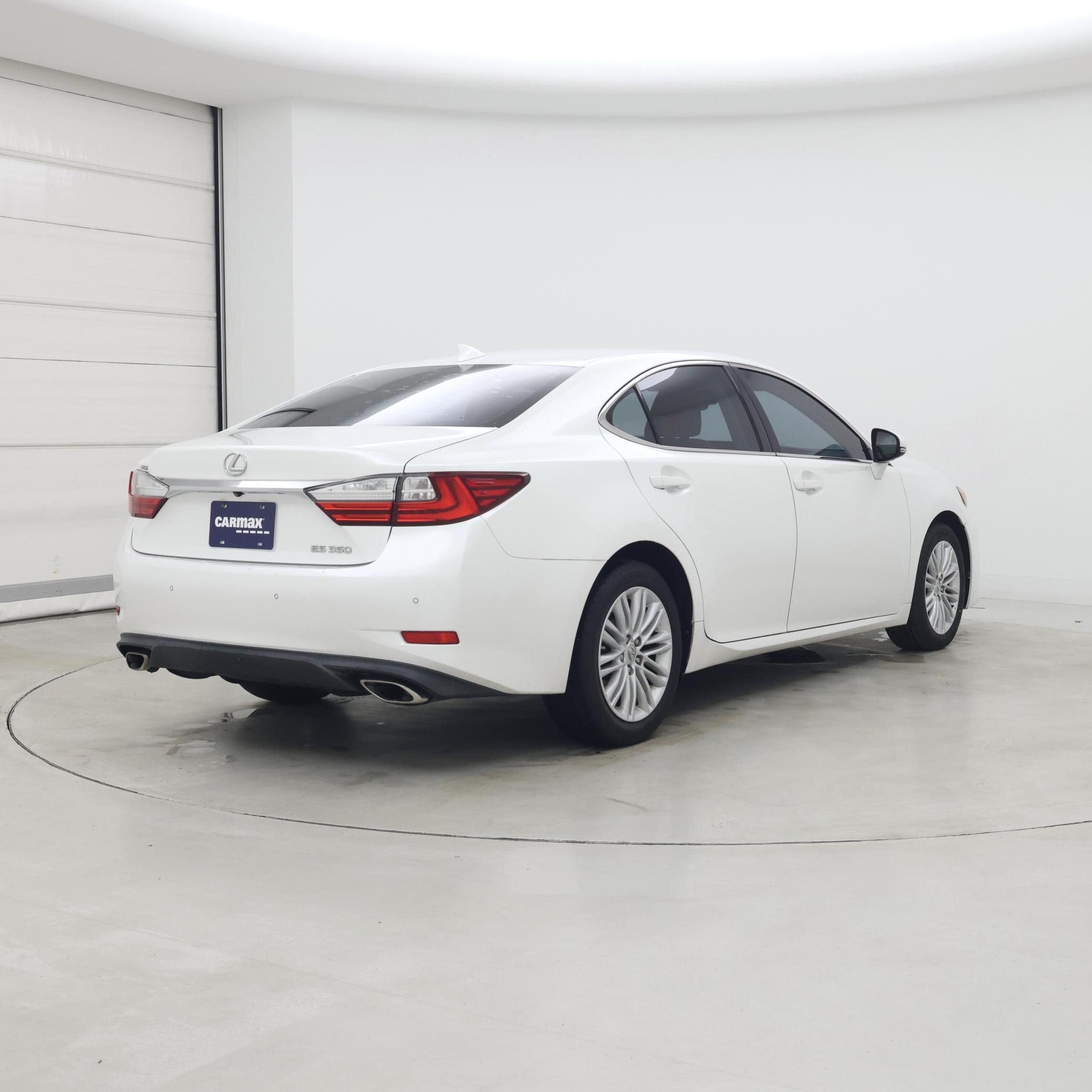 Thumbnail: 2017 Lexus ES - 8