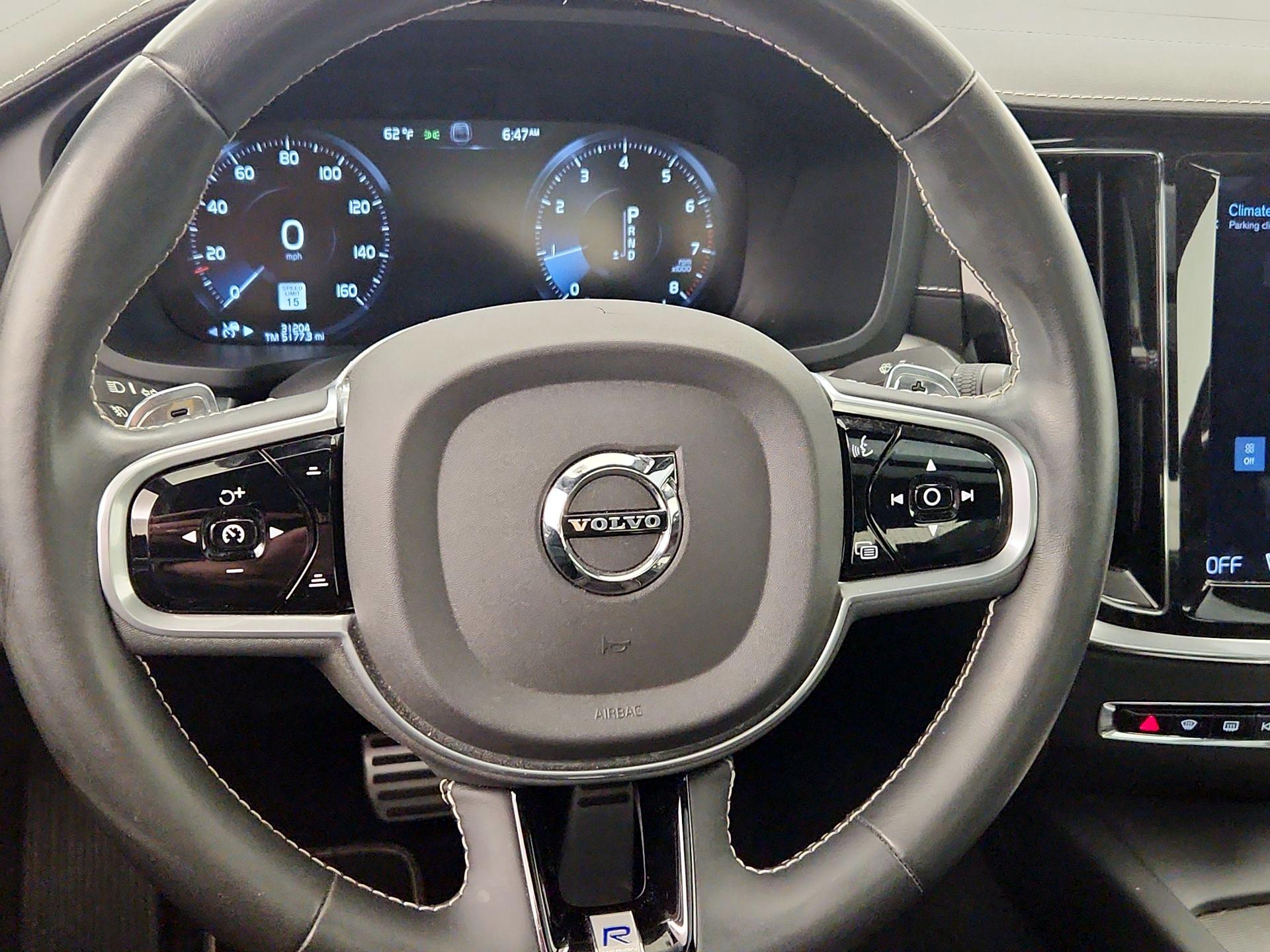 Thumbnail: 2020 Volvo S60 - 10