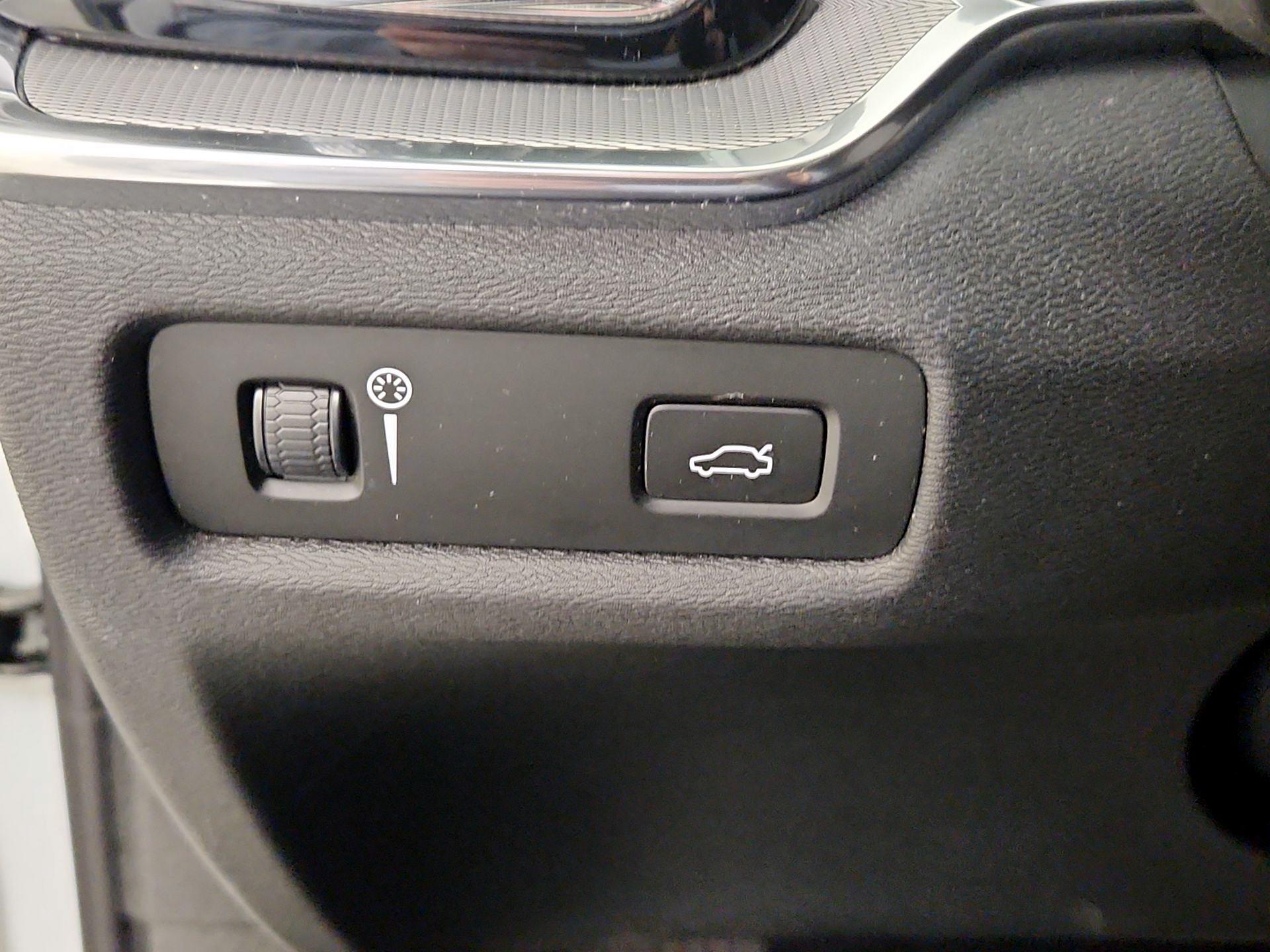 Thumbnail: 2020 Volvo S60 - 13