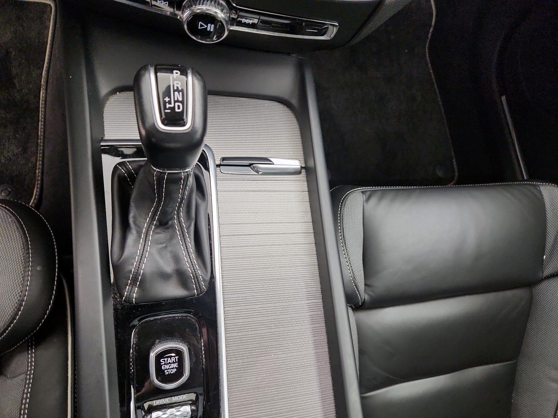 Thumbnail: 2020 Volvo S60 - 18