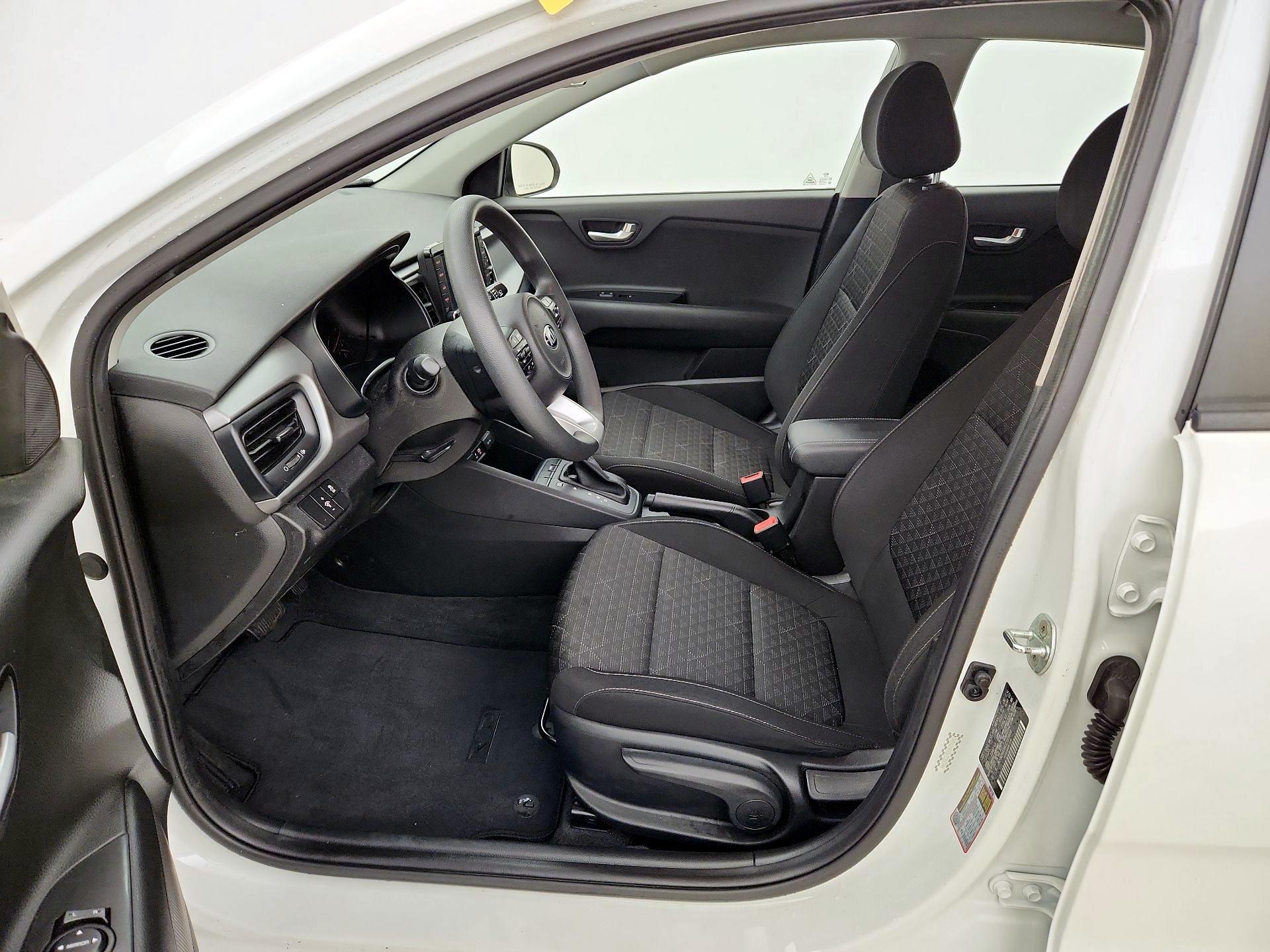 Thumbnail: 2020 Kia Rio - 11