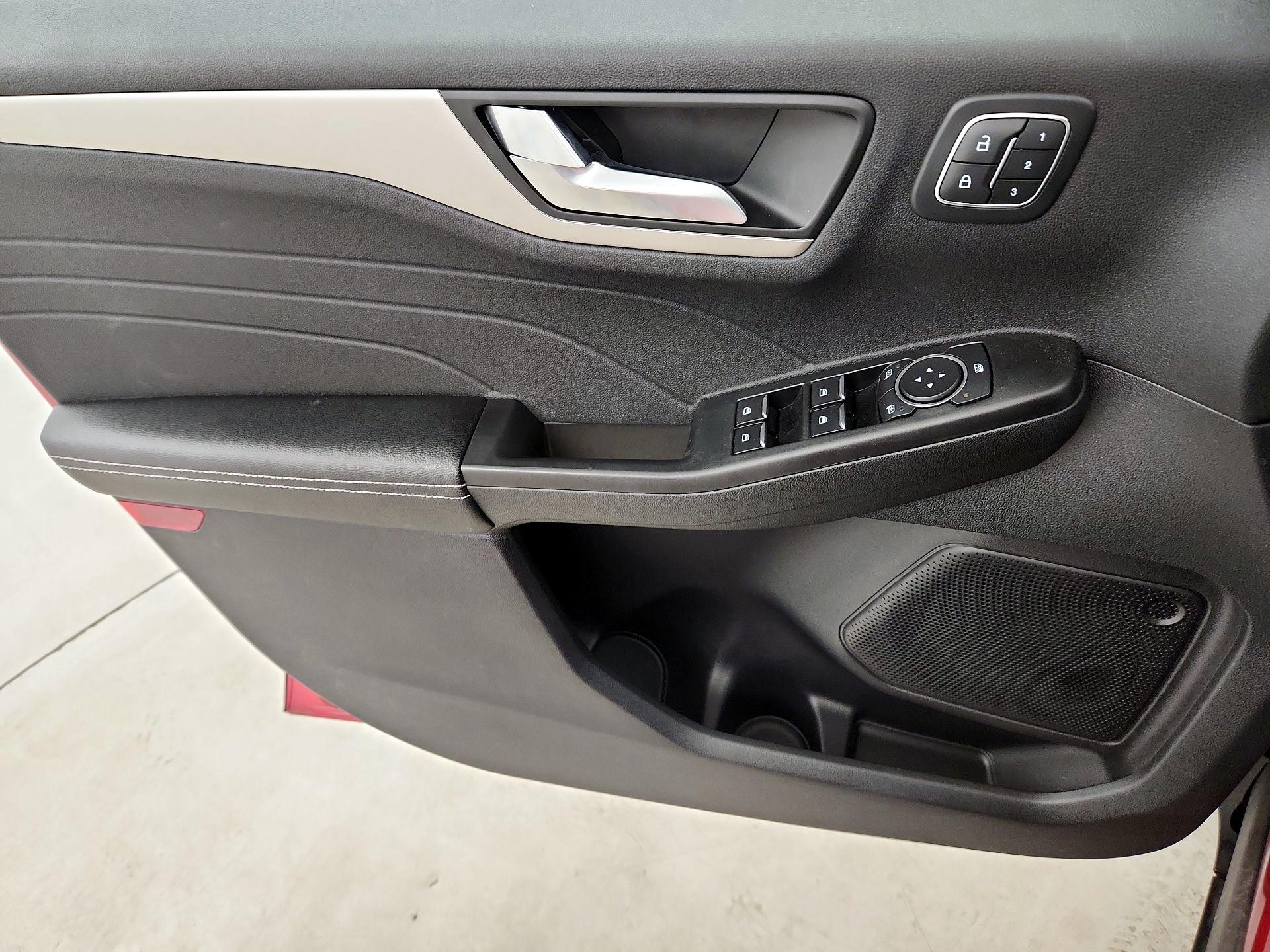 Thumbnail: 2022 Ford Escape - 12