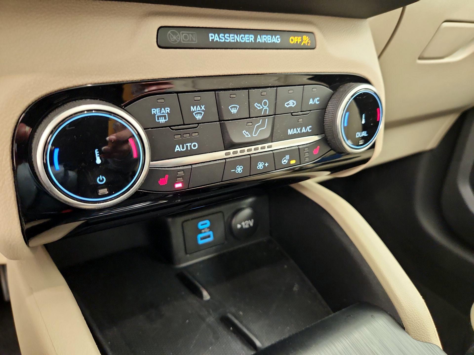 Thumbnail: 2022 Ford Escape - 16