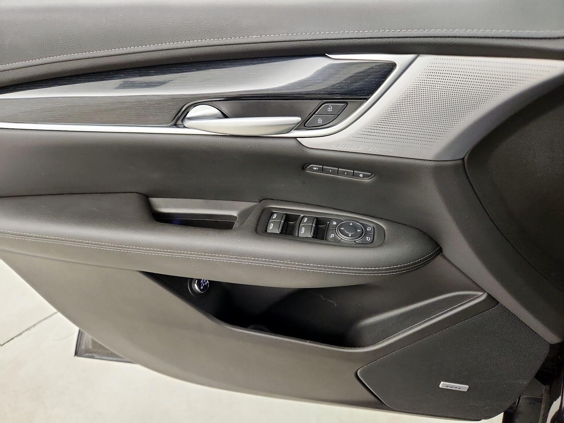 Thumbnail: 2024 Cadillac XT5 - 12