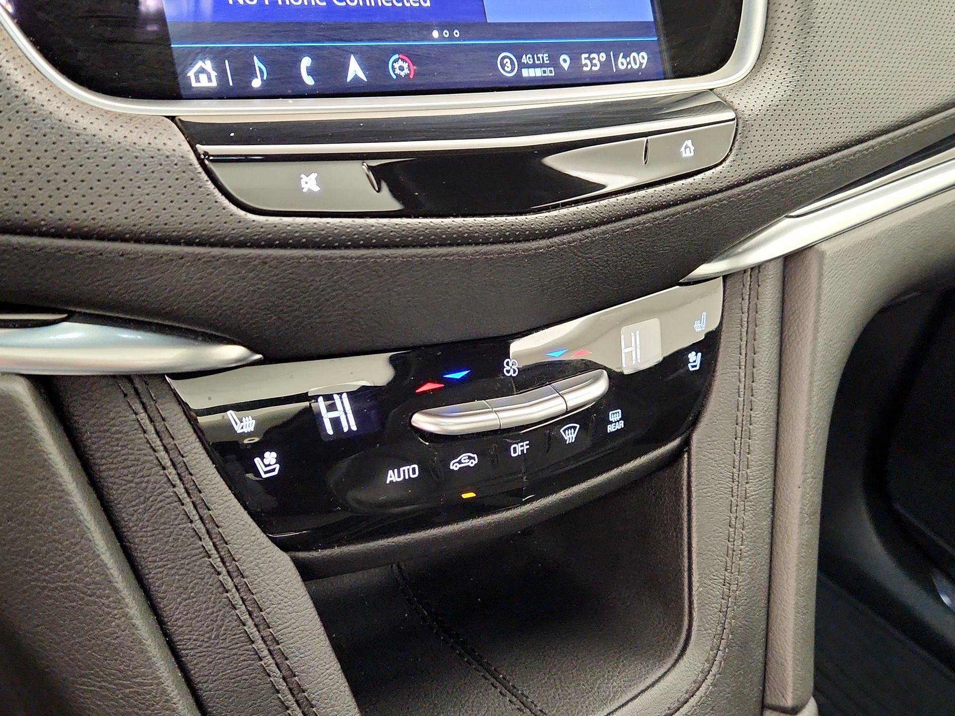 Thumbnail: 2024 Cadillac XT5 - 17