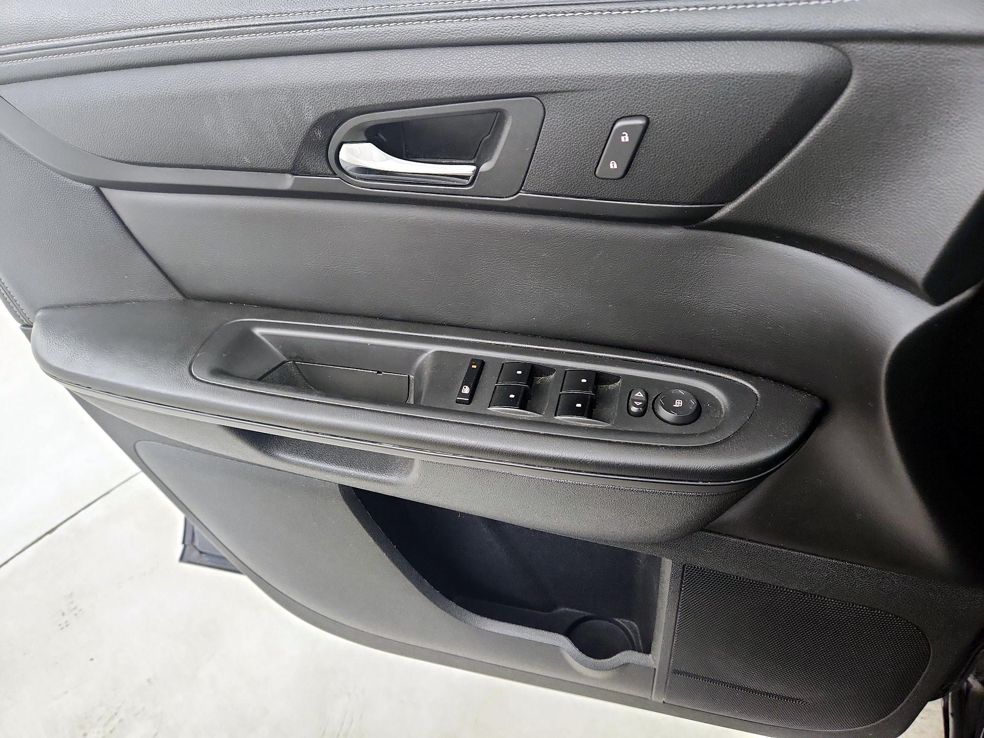 Thumbnail: 2015 GMC Acadia - 12