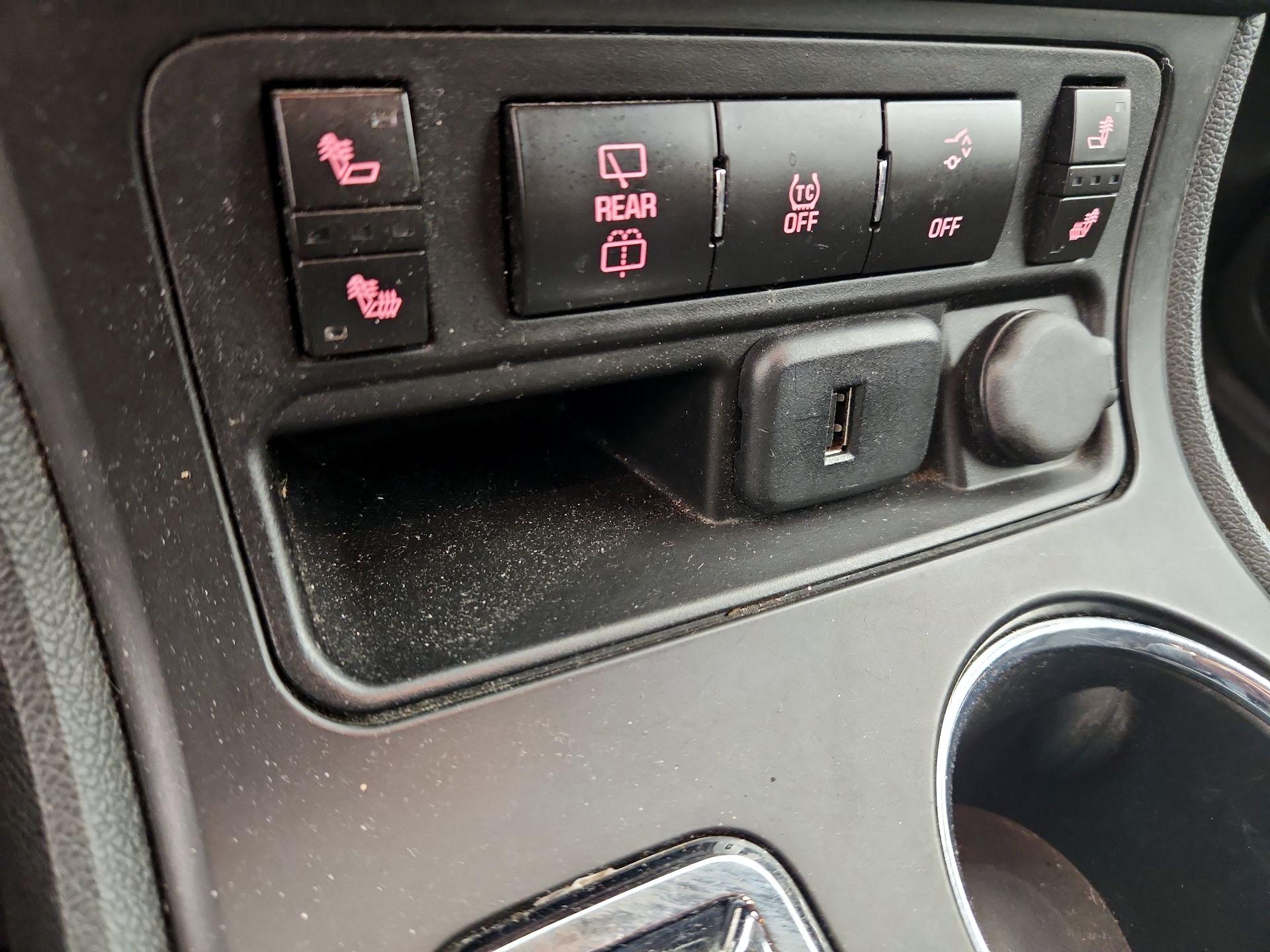 Thumbnail: 2015 GMC Acadia - 18