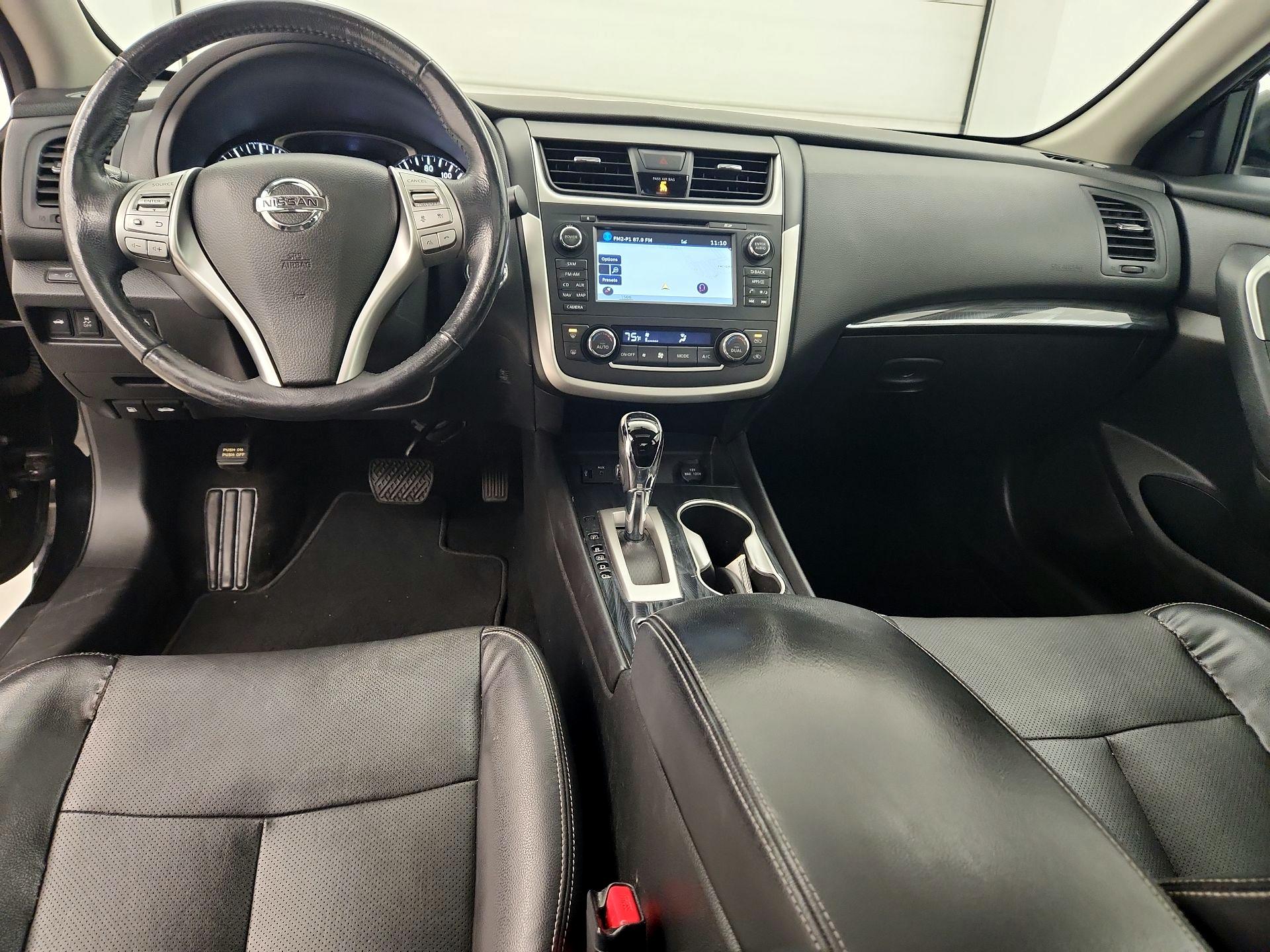 Thumbnail: 2016 Nissan Altima - 9