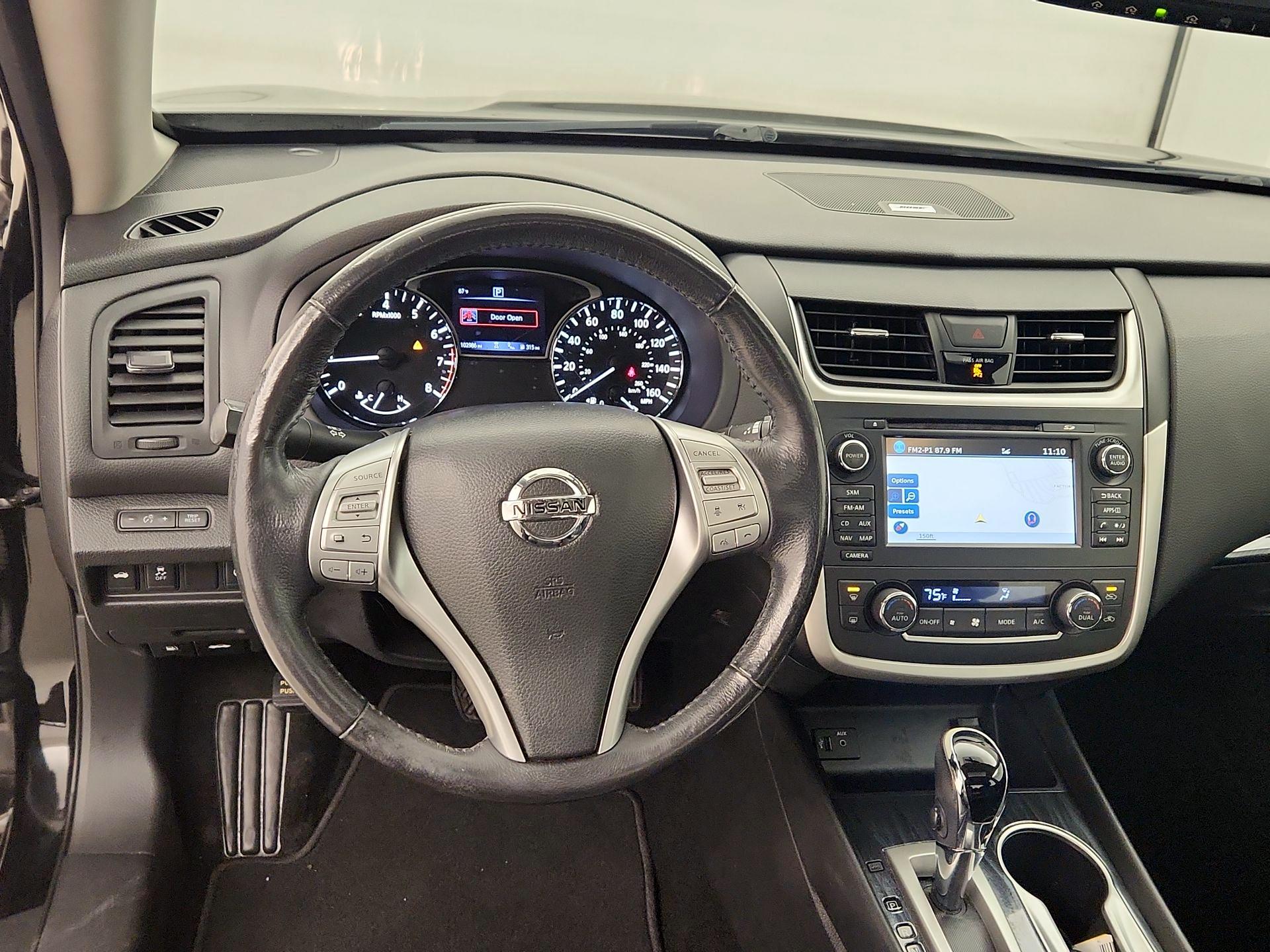 Thumbnail: 2016 Nissan Altima - 10