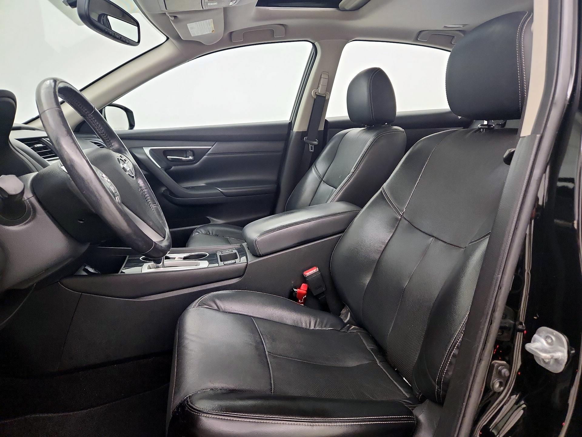 Thumbnail: 2016 Nissan Altima - 11