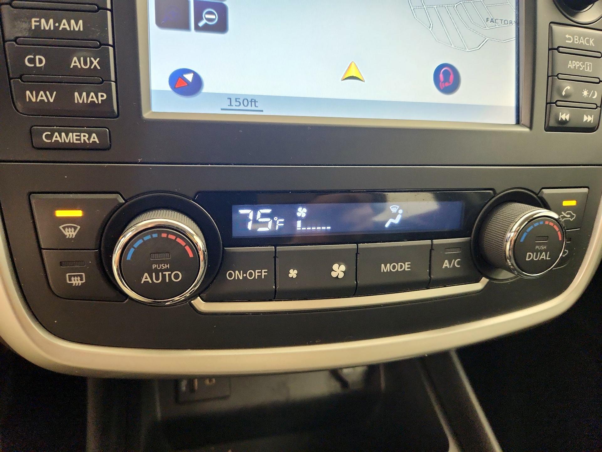 Thumbnail: 2016 Nissan Altima - 17