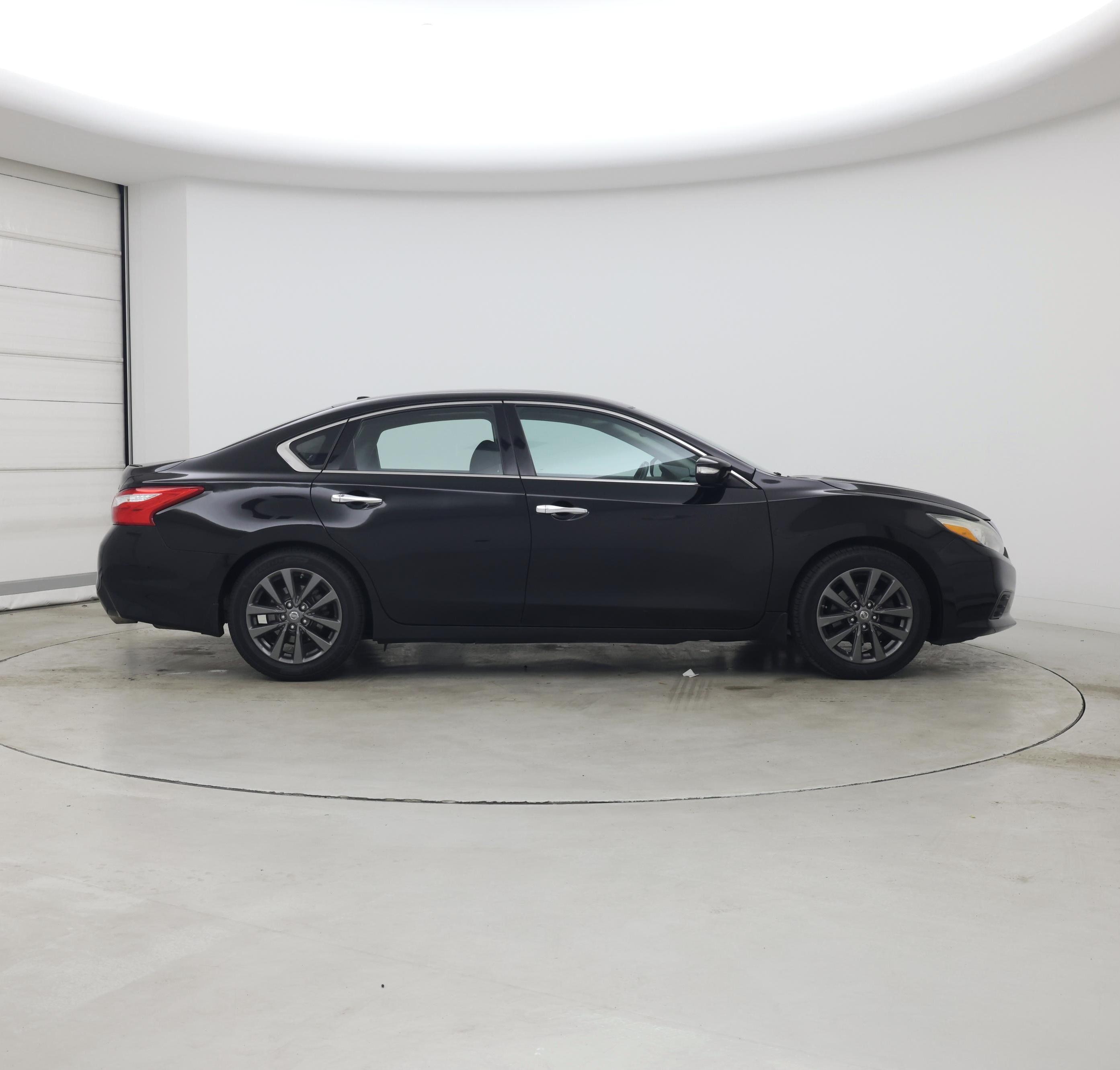 Thumbnail: 2016 Nissan Altima - 7